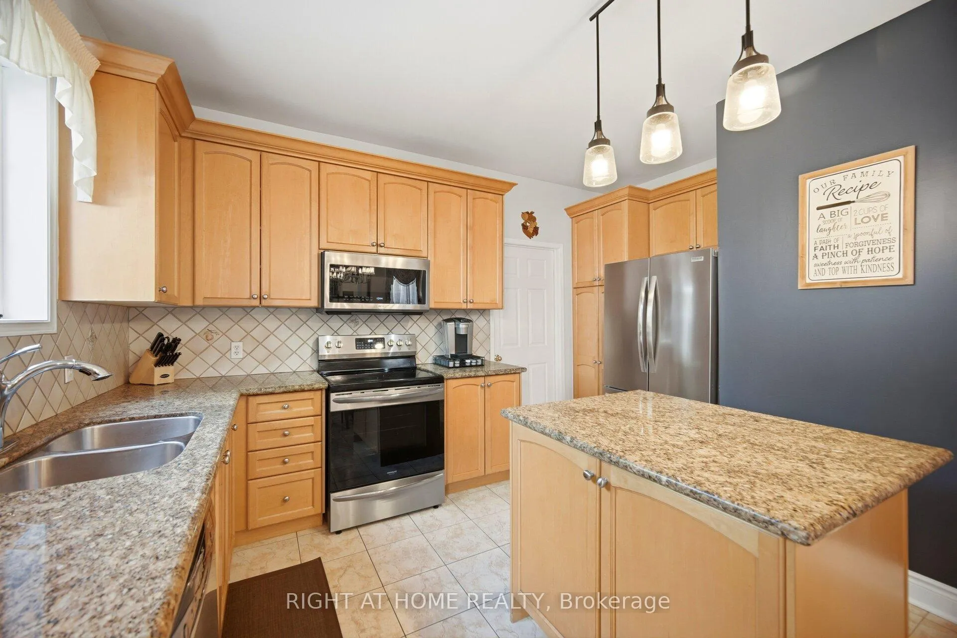 Photo 17 of 1021 Hemstreet Crescent, Milton, Clarke — HOMEH