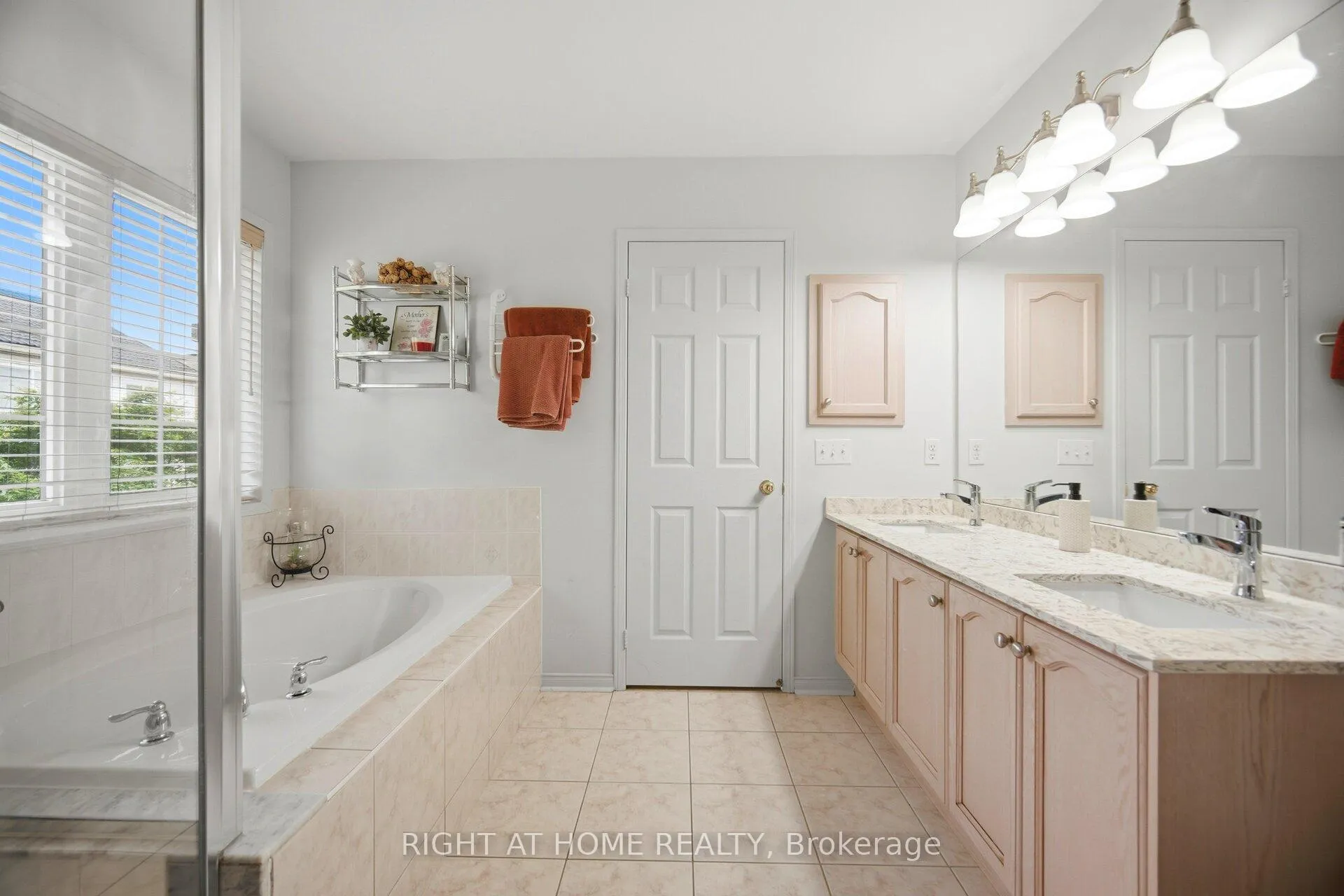Photo 27 of 1021 Hemstreet Crescent, Milton, Clarke — HOMEH