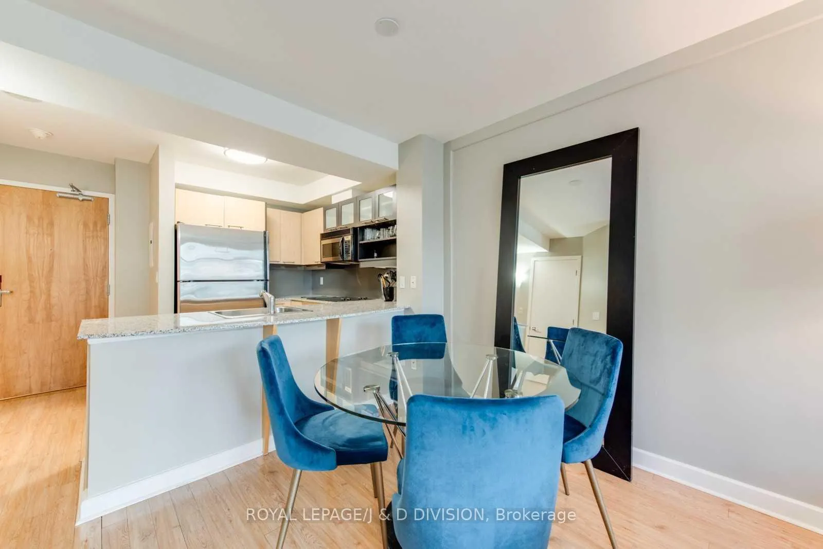 Photo 8 of Unit 503, 36 Blue Jays Way, Toronto, Waterfront Communities — HOMEH