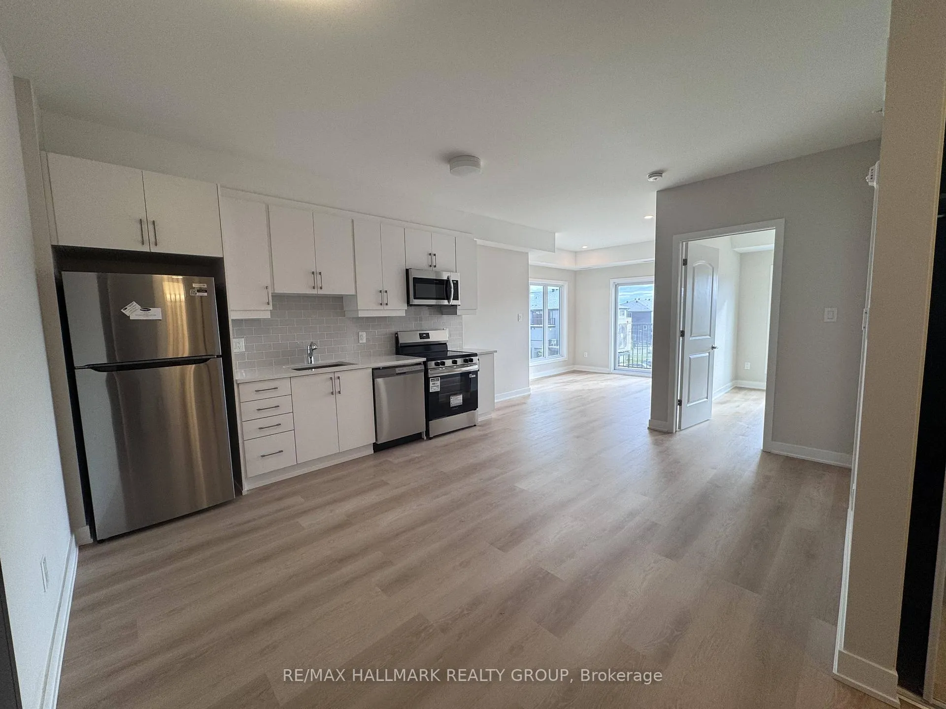 Photo 2 of Unit 302, 2370 Tenth Line Road, Ottawa, Avalon West — HOMEH