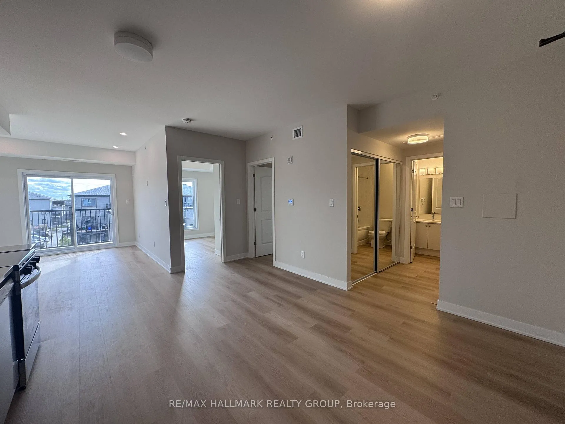 Photo 3 of Unit 302, 2370 Tenth Line Road, Ottawa, Avalon West — HOMEH