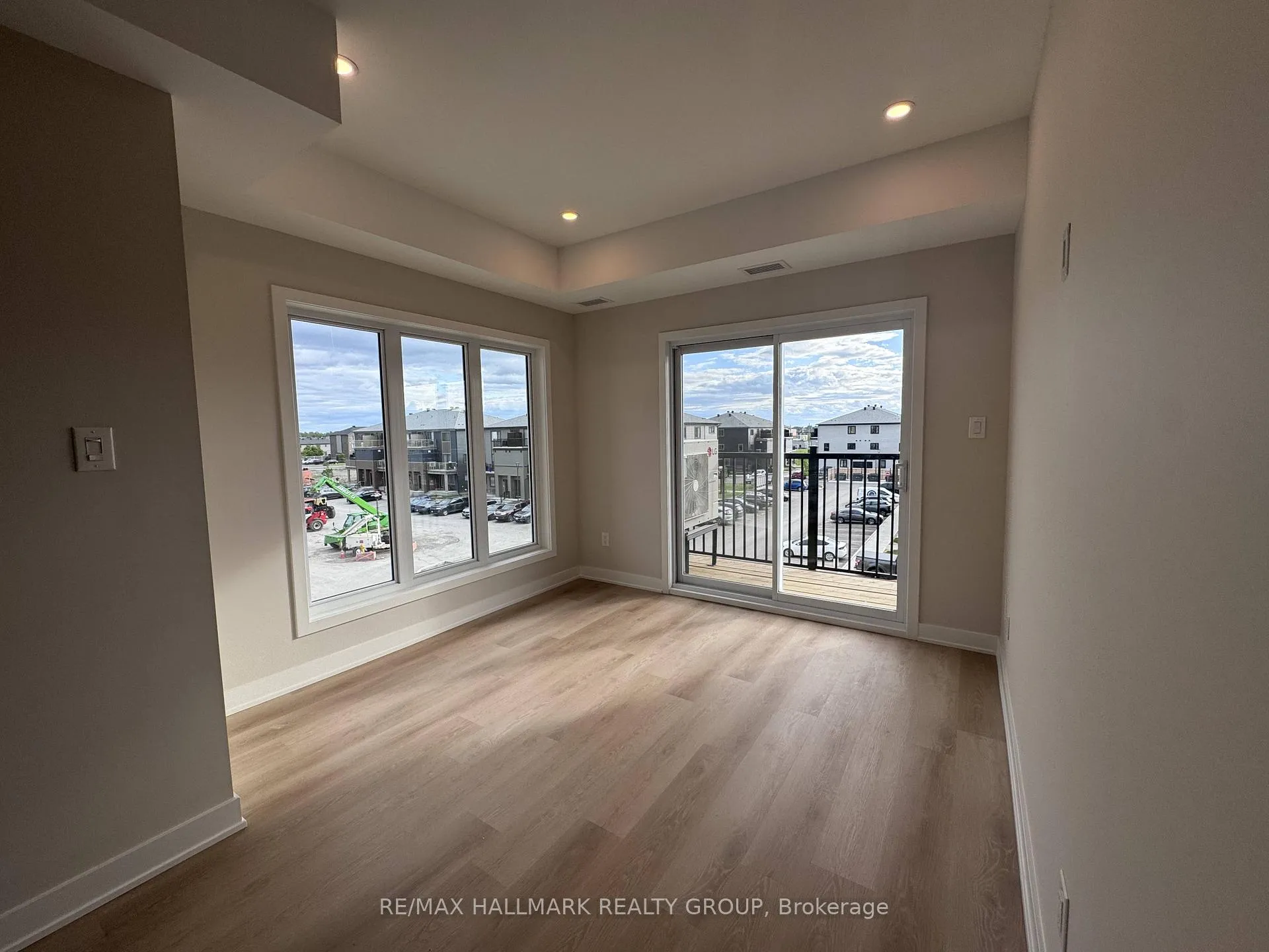 Photo 8 of Unit 302, 2370 Tenth Line Road, Ottawa, Avalon West — HOMEH