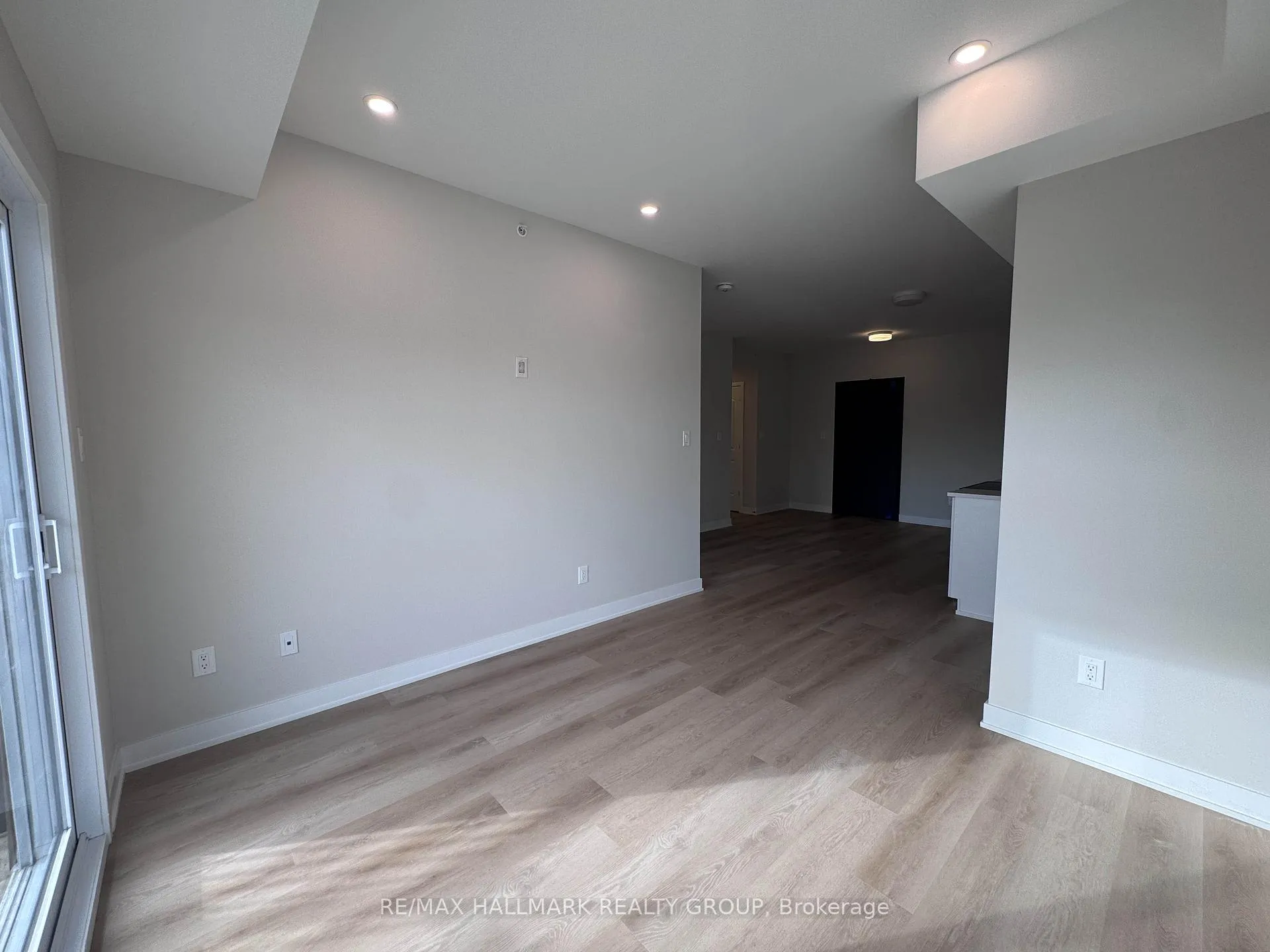 Photo 10 of Unit 302, 2370 Tenth Line Road, Ottawa, Avalon West — HOMEH