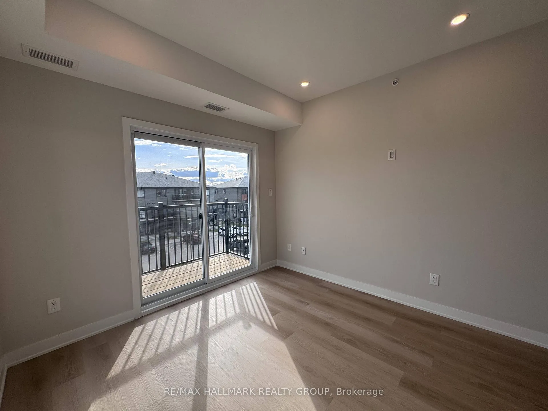 Photo 11 of Unit 302, 2370 Tenth Line Road, Ottawa, Avalon West — HOMEH