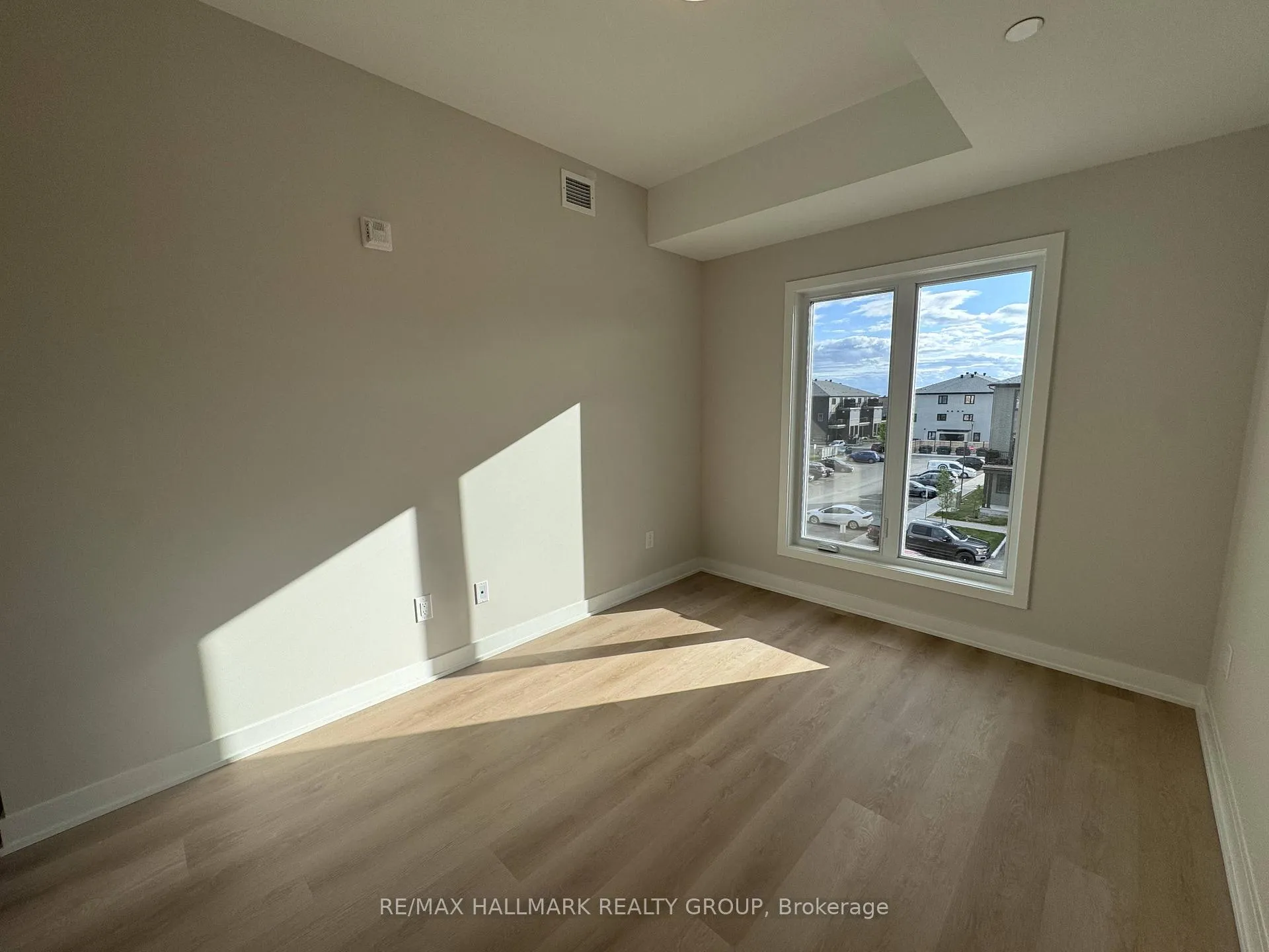 Photo 17 of Unit 302, 2370 Tenth Line Road, Ottawa, Avalon West — HOMEH
