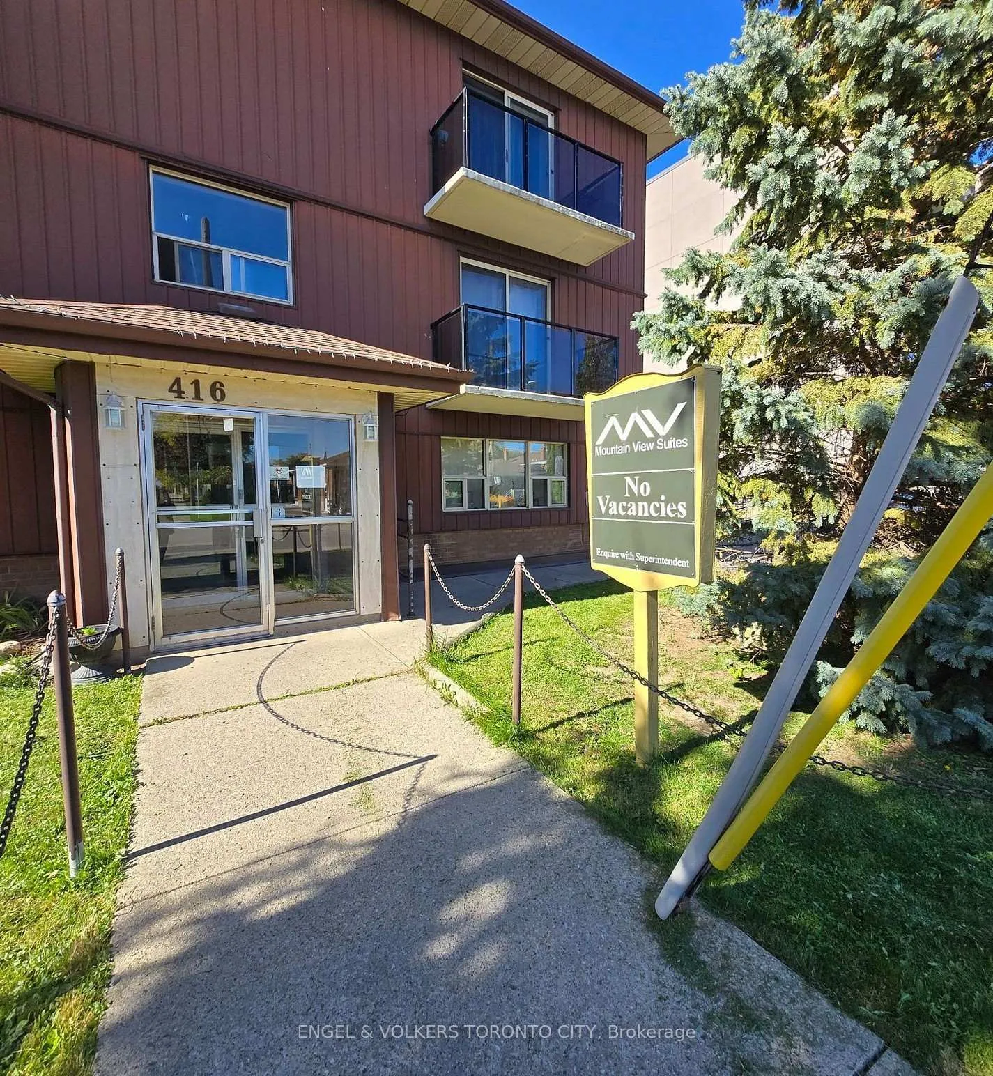 Front of Unit 101, 416 E 42nd Street