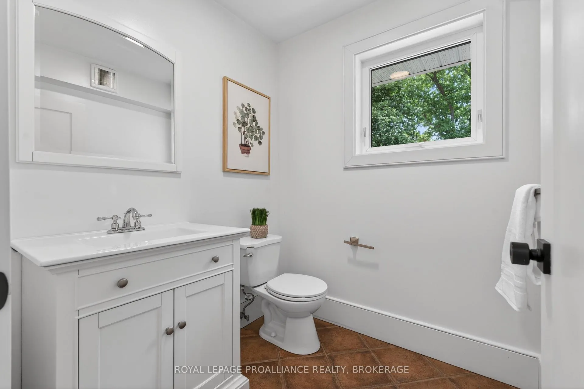 Photo 16 of 16 King Pitt Road, Kingston, Kingston East (incl CFB Kingston) — HOMEH