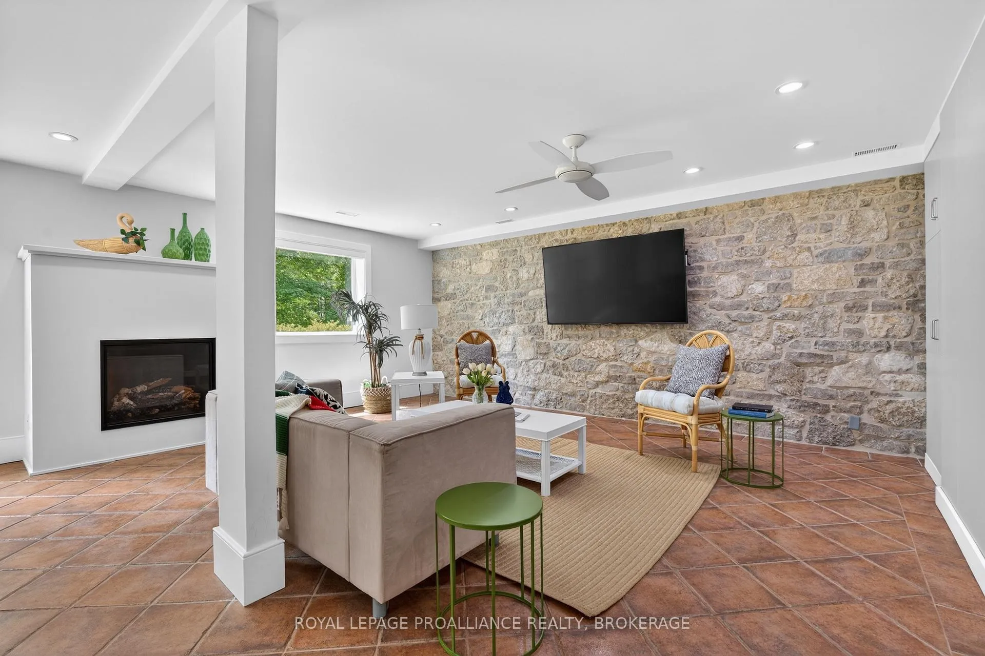 Photo 25 of 16 King Pitt Road, Kingston, Kingston East (incl CFB Kingston) — HOMEH