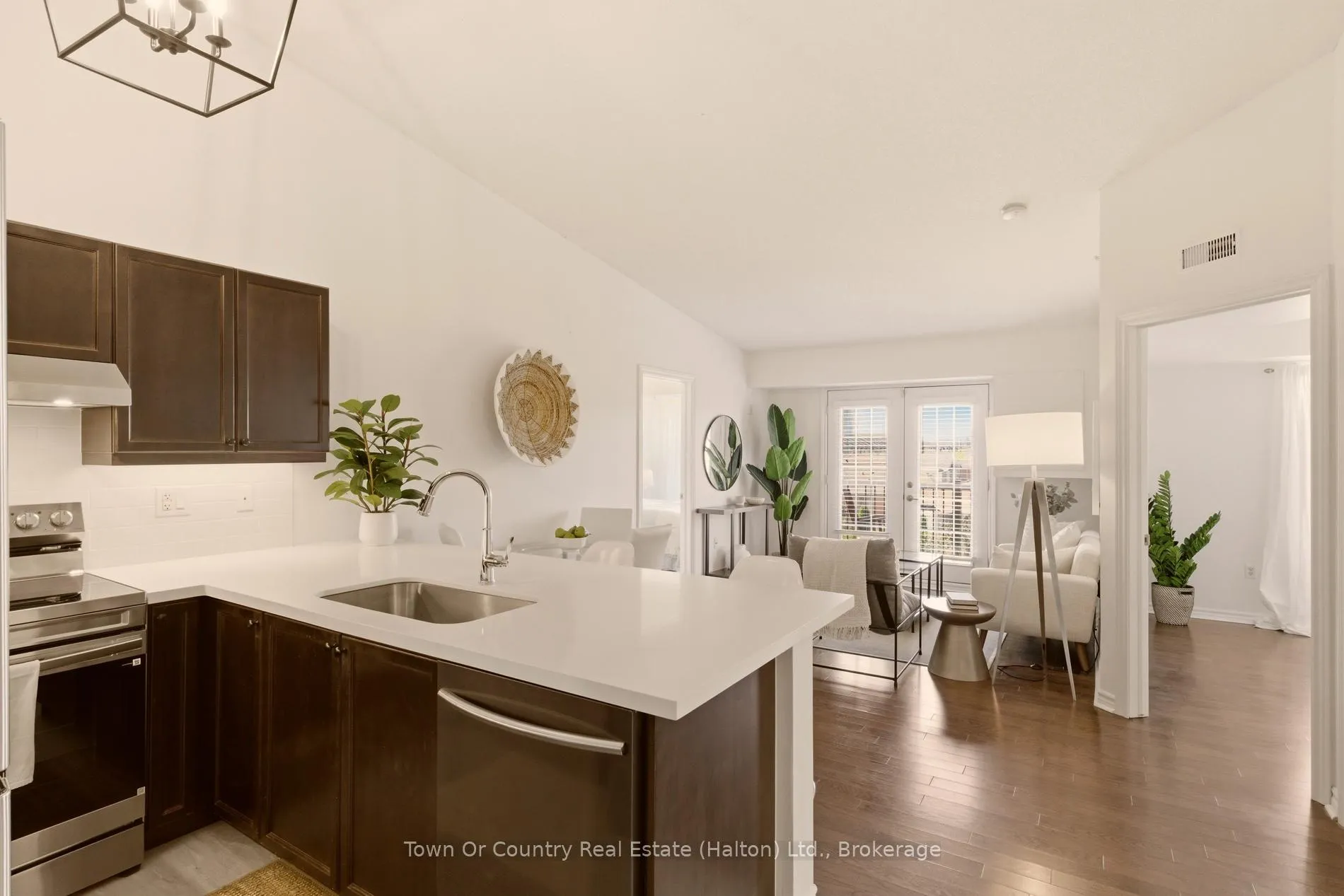 Photo 4 of Unit 403, 1487 Maple Avenue, Milton, Dempsey — HOMEH