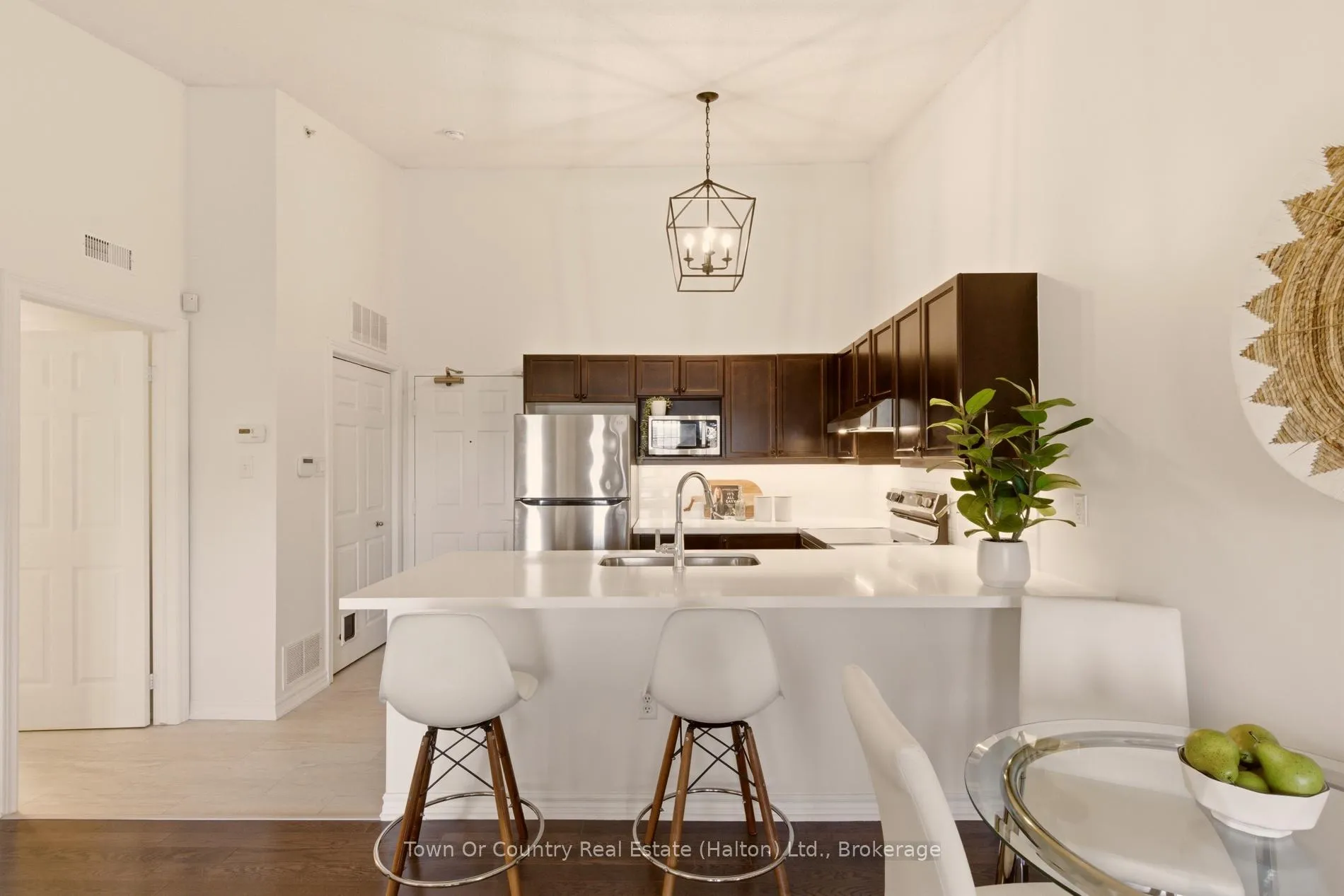 Photo 6 of Unit 403, 1487 Maple Avenue, Milton, Dempsey — HOMEH