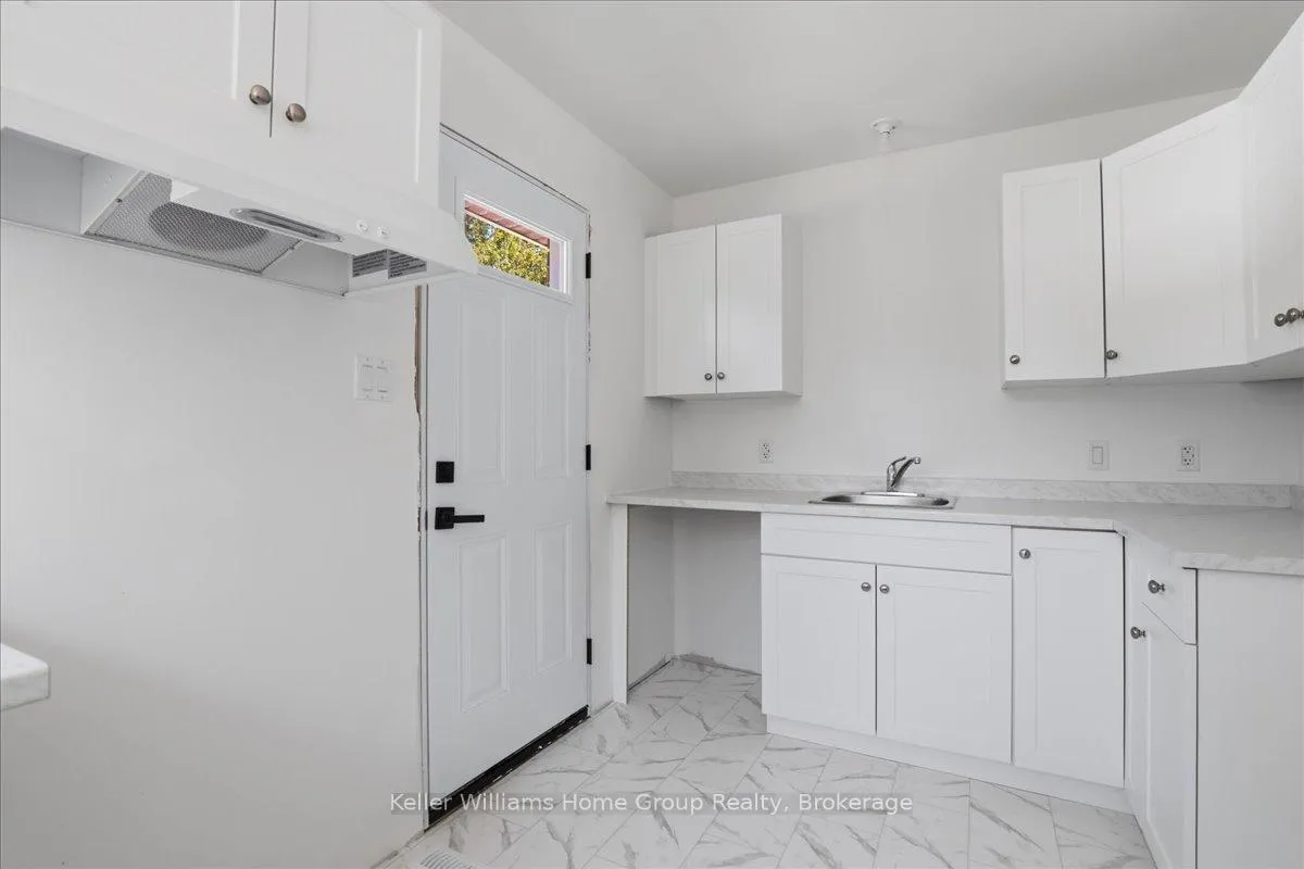 Photo 2 of 1884 Avalon Street, London, East H — HOMEH