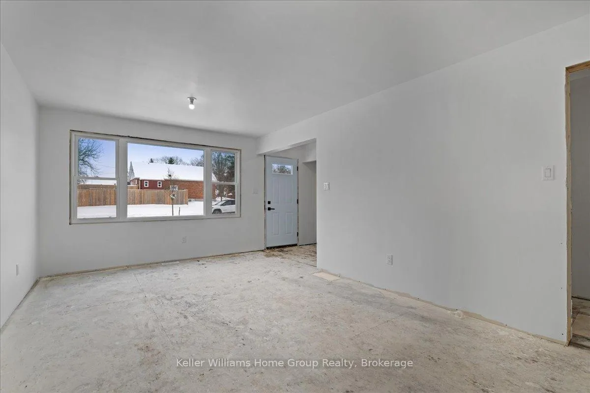 Photo 7 of 1884 Avalon Street, London, East H — HOMEH