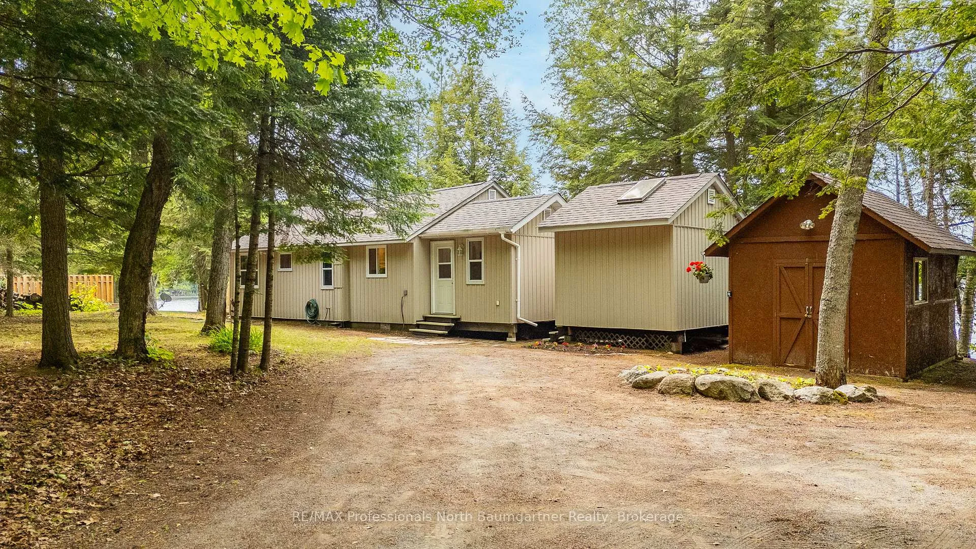 Photo 3 of 1053 Porter Road, Minden Hills, Lutterworth — HOMEH