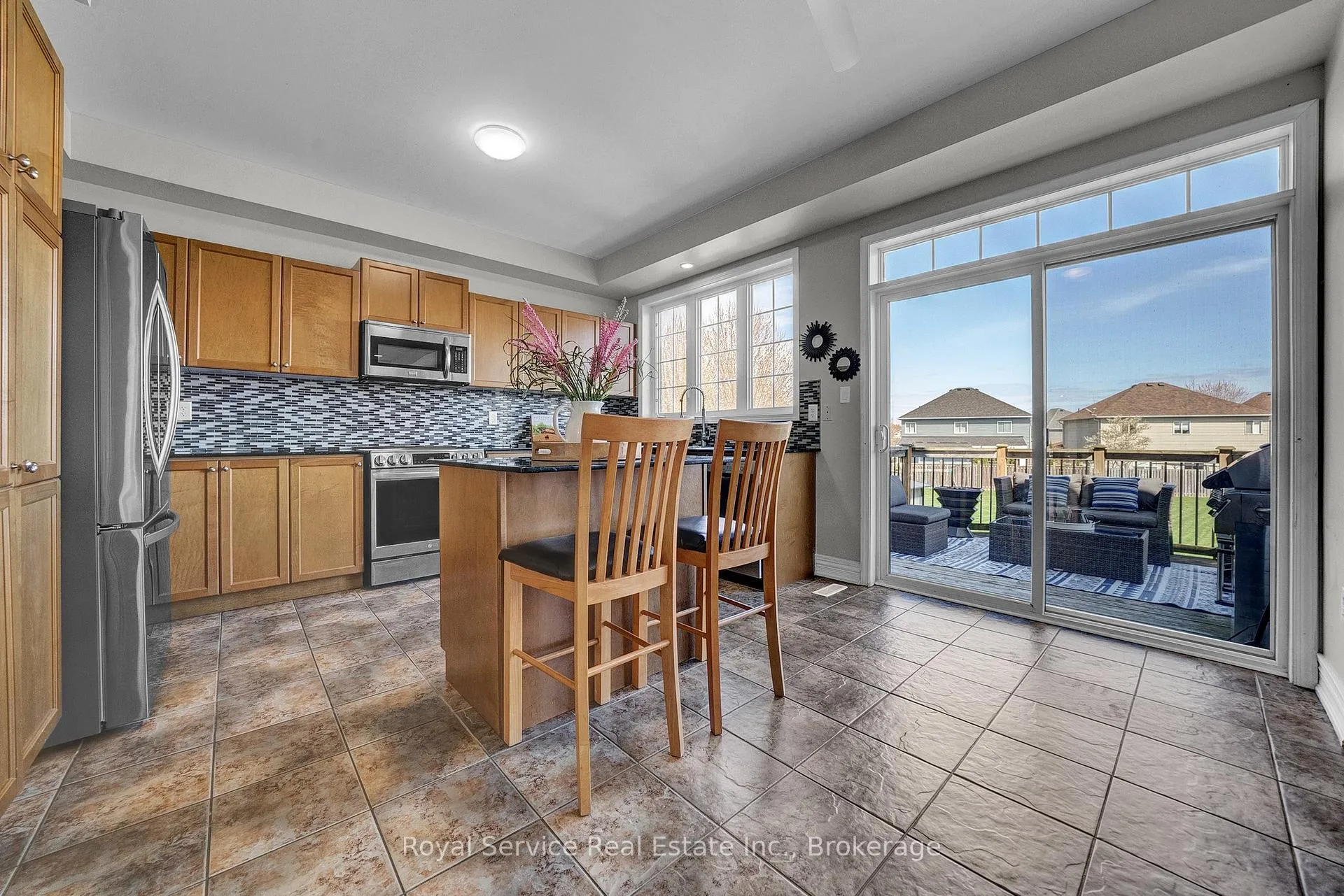 Photo 3 of 35 Alldread Crescent, Clarington, Newcastle — HOMEH