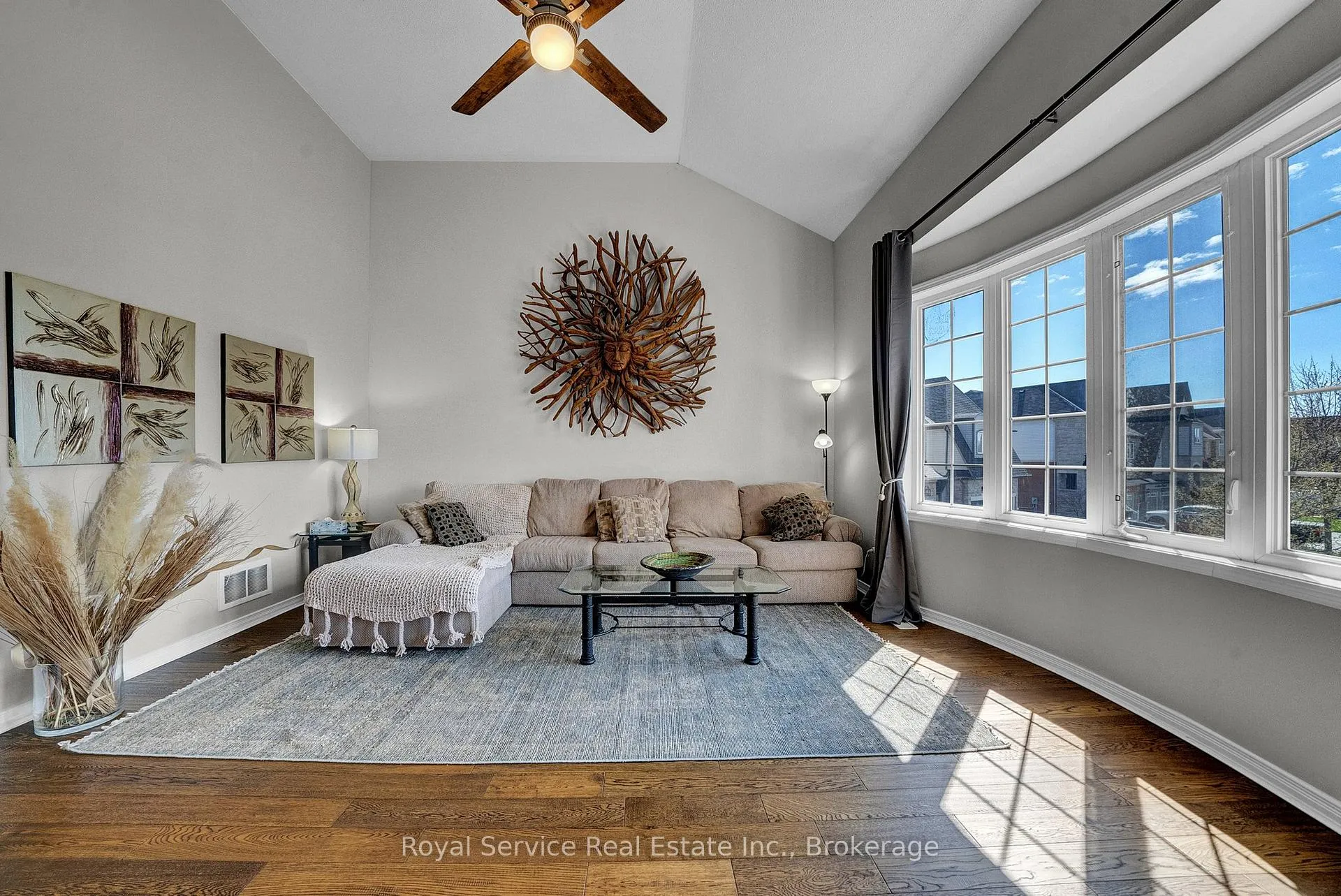 Photo 18 of 35 Alldread Crescent, Clarington, Newcastle — HOMEH