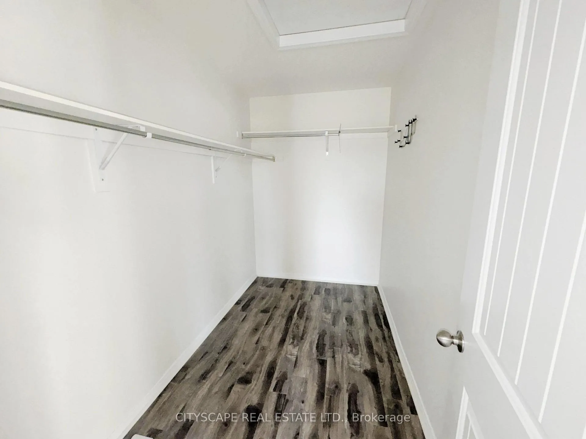 Photo 23 of 541 Sundew Drive, Kitchener — HOMEH