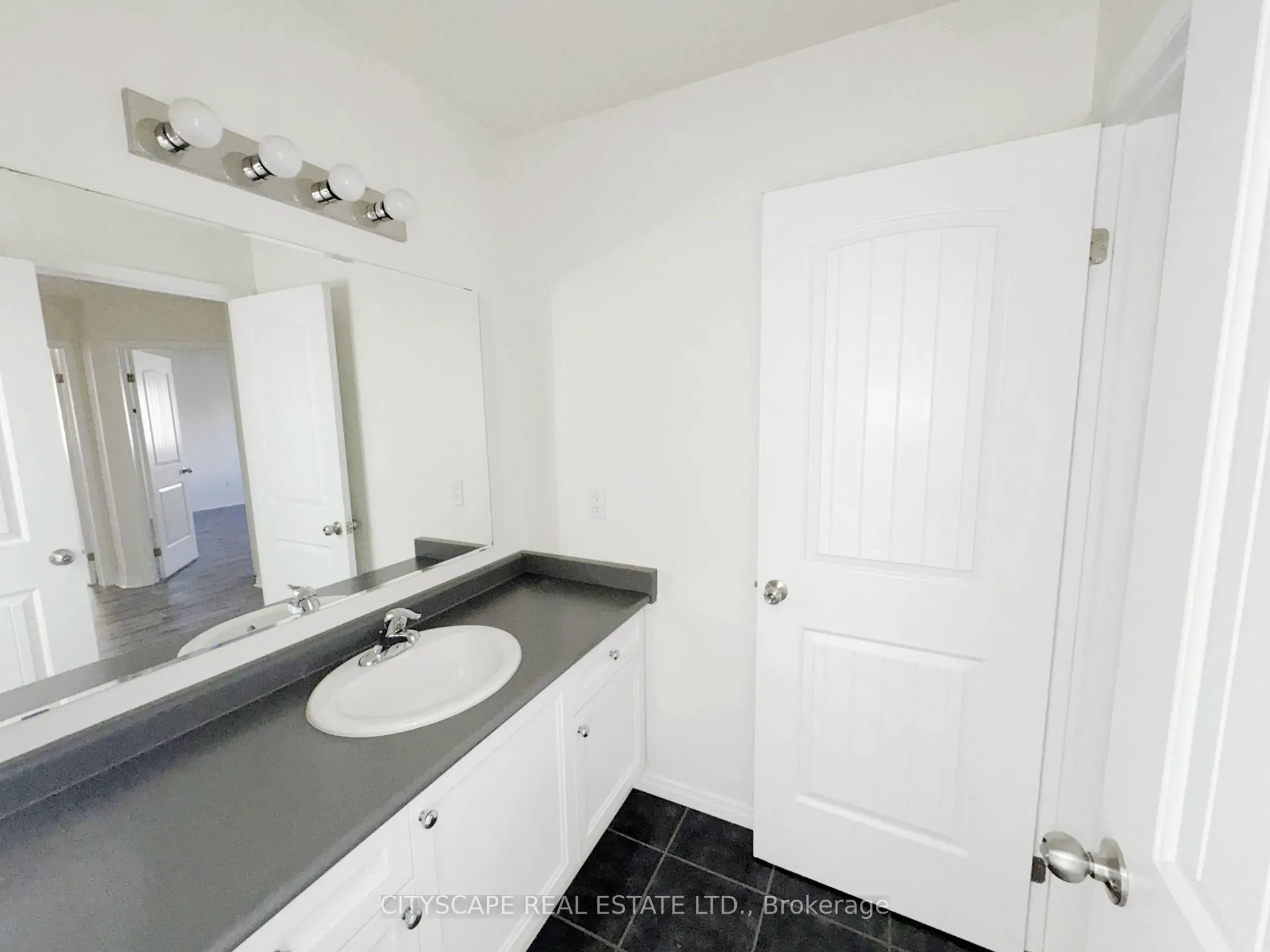 Photo 28 of 541 Sundew Drive, Kitchener — HOMEH