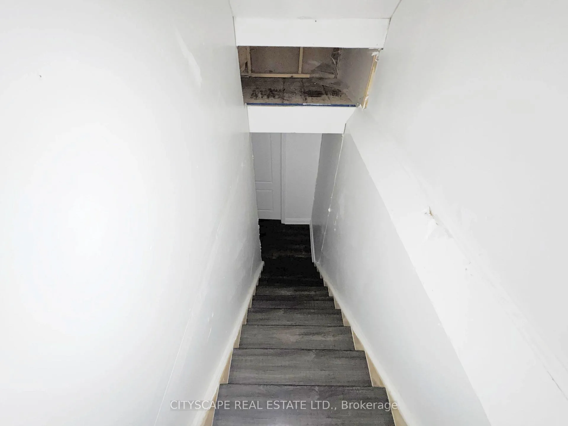 Photo 38 of 541 Sundew Drive, Kitchener — HOMEH