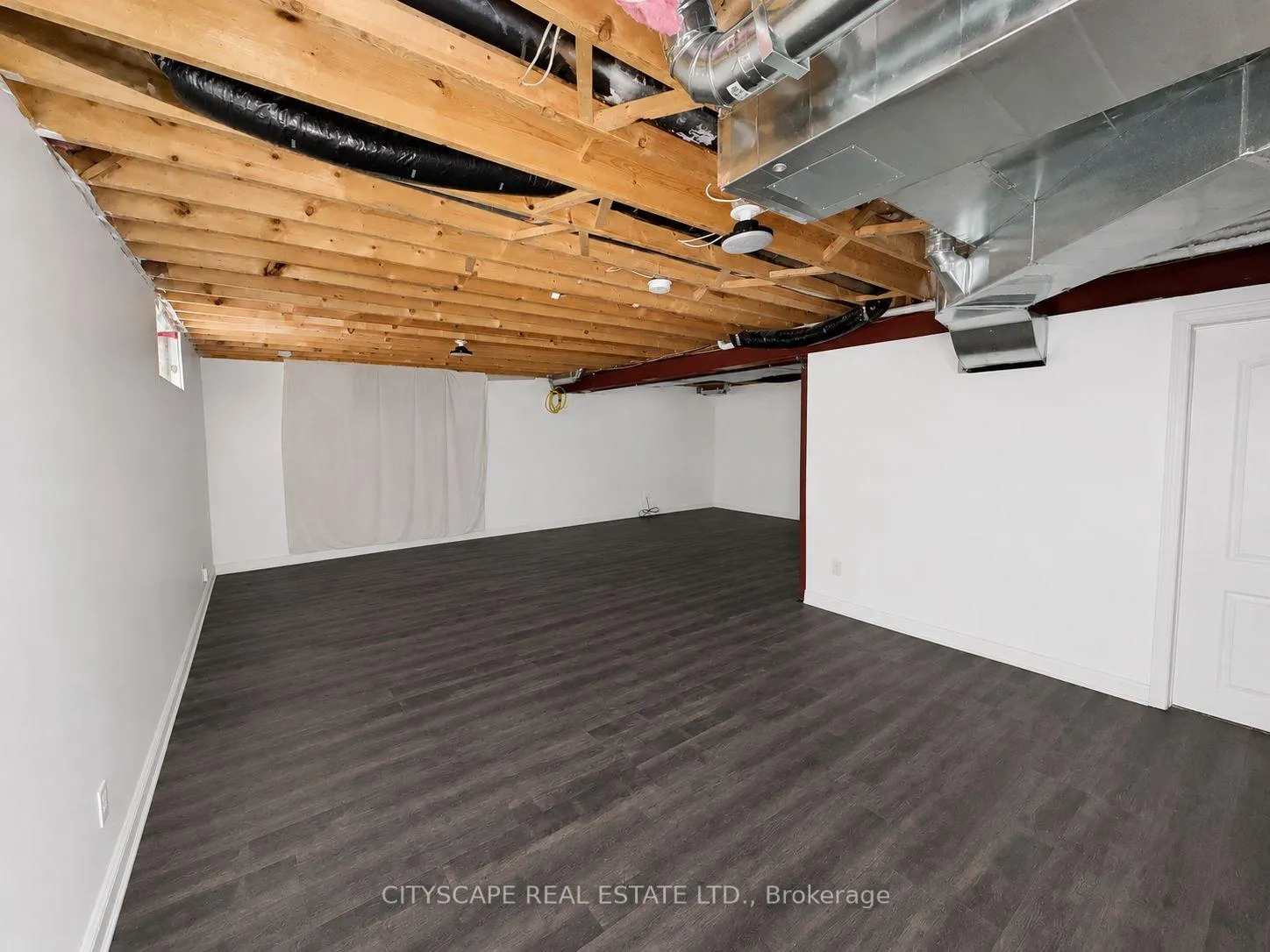 Photo 40 of 541 Sundew Drive, Kitchener — HOMEH