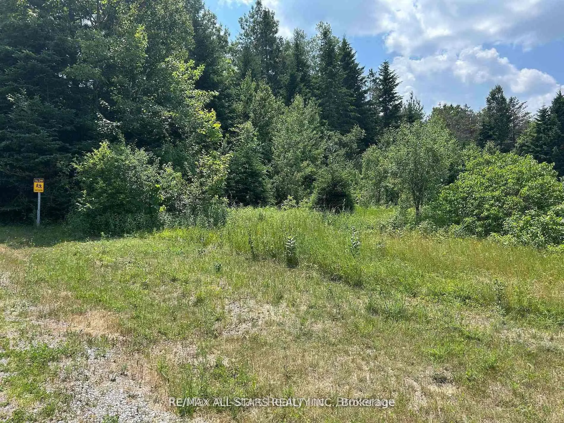Photo 6 of 2 Thomas Street, Kawartha Lakes, Pontypool — HOMEH