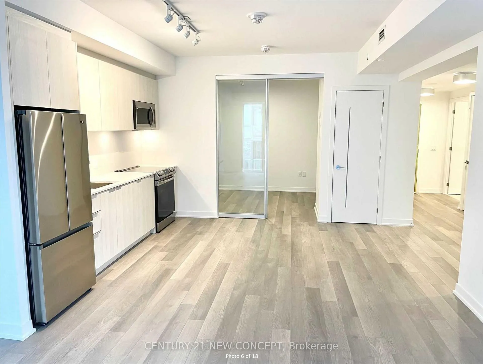Photo 4 of Unit 3709, 357 King Street, Toronto, Waterfront Communities — HOMEH