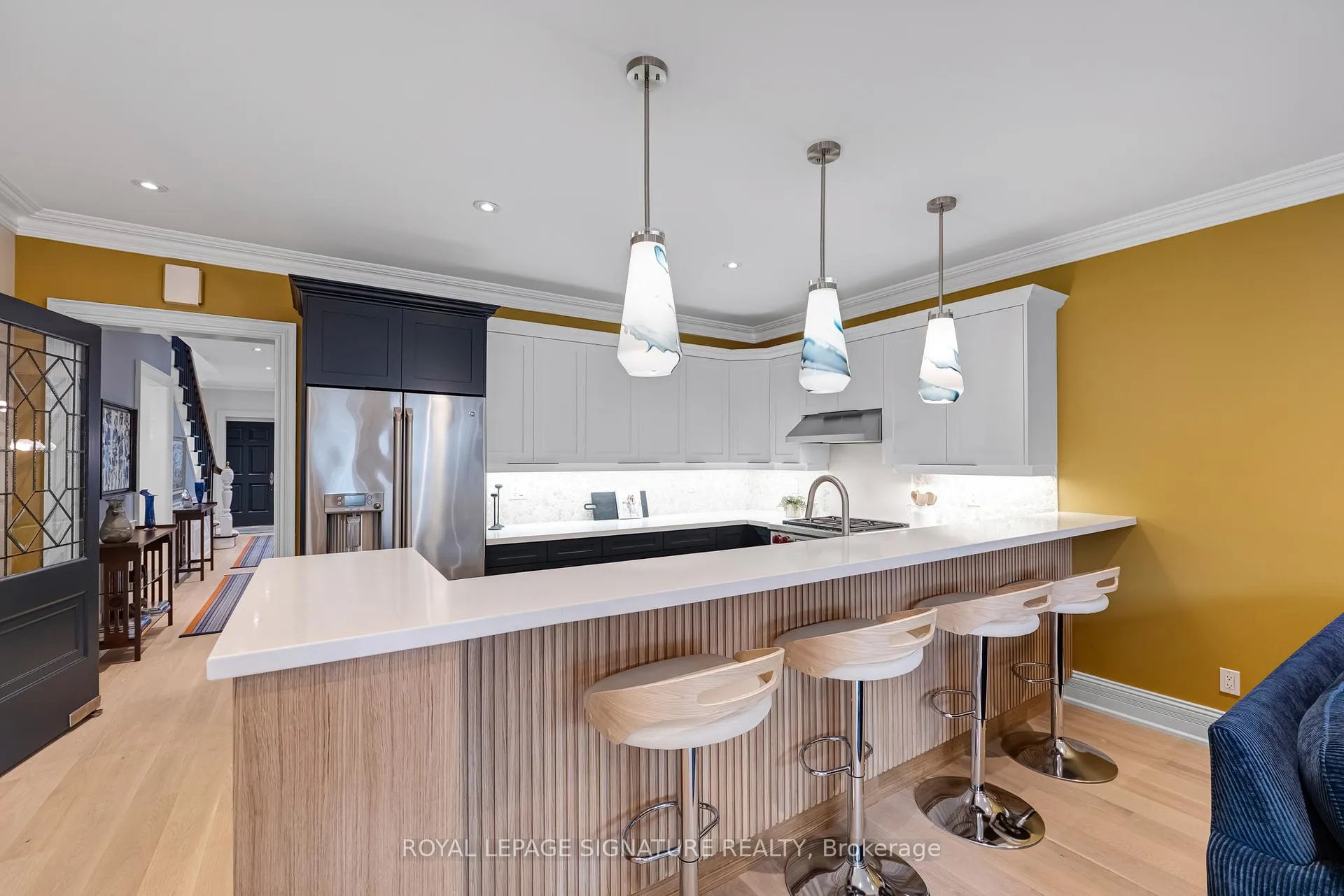 Photo 10 of 46 Esgore Drive, Toronto, Bedford Park-Nortown — HOMEH