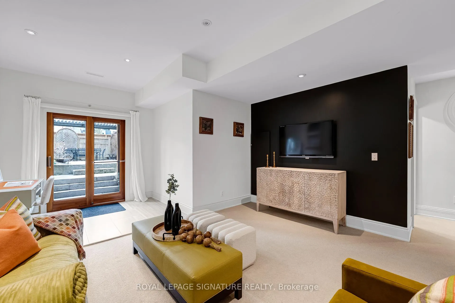 Photo 28 of 46 Esgore Drive, Toronto, Bedford Park-Nortown — HOMEH
