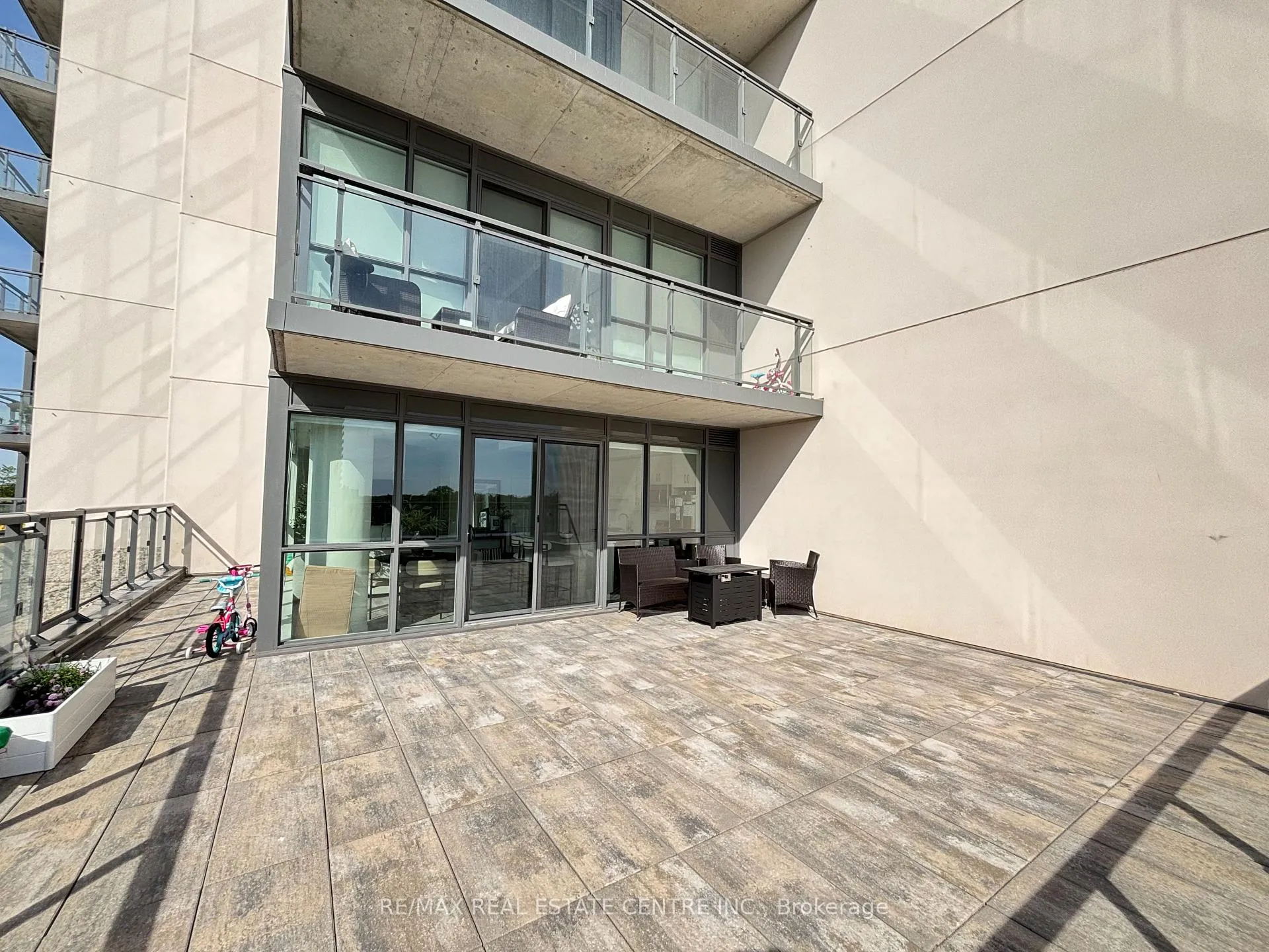 Front of Unit 408, 15 Lynch Street