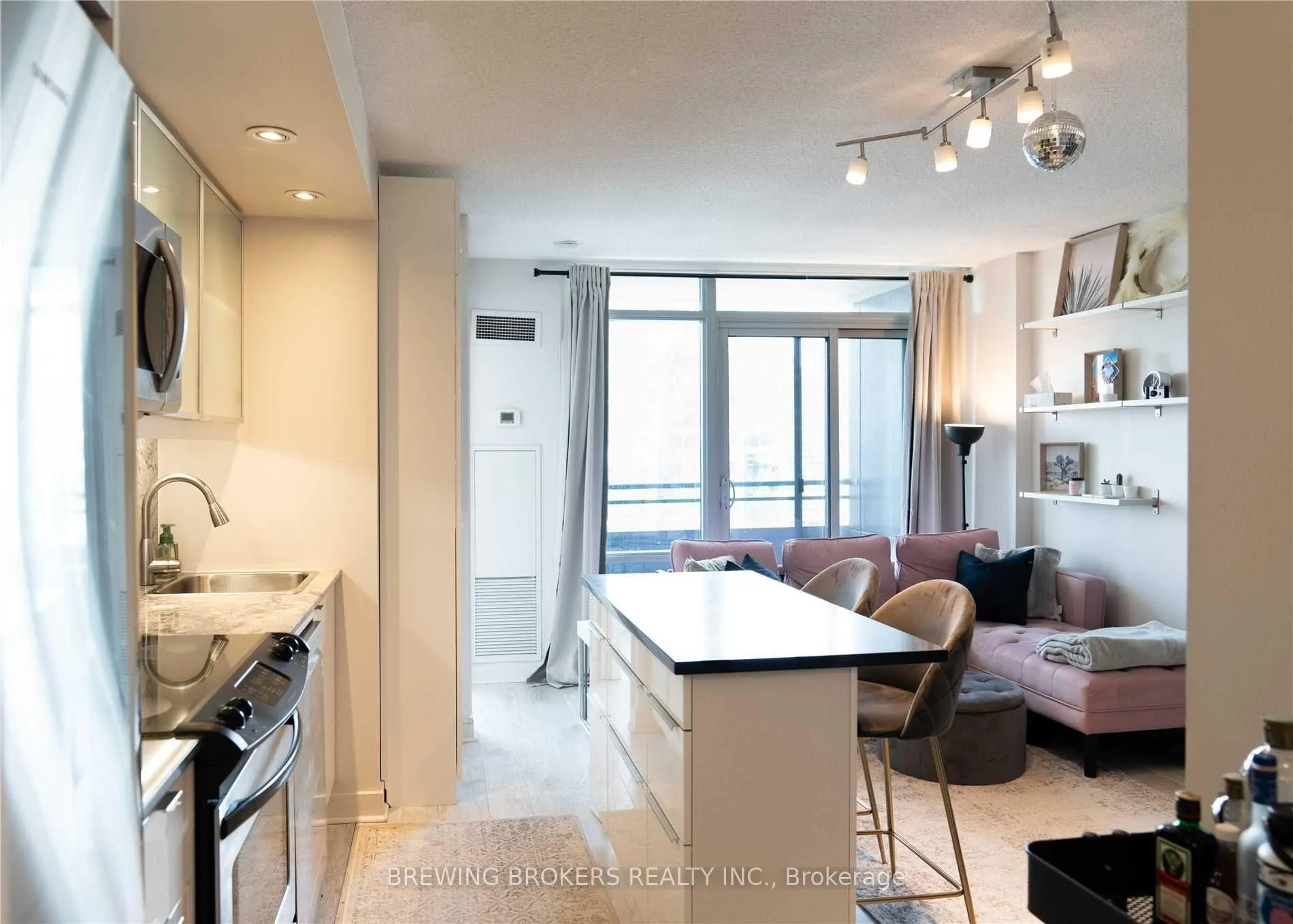 Photo 2 of Unit 3311, 25 Telegram Mews, Toronto, Waterfront Communities — HOMEH