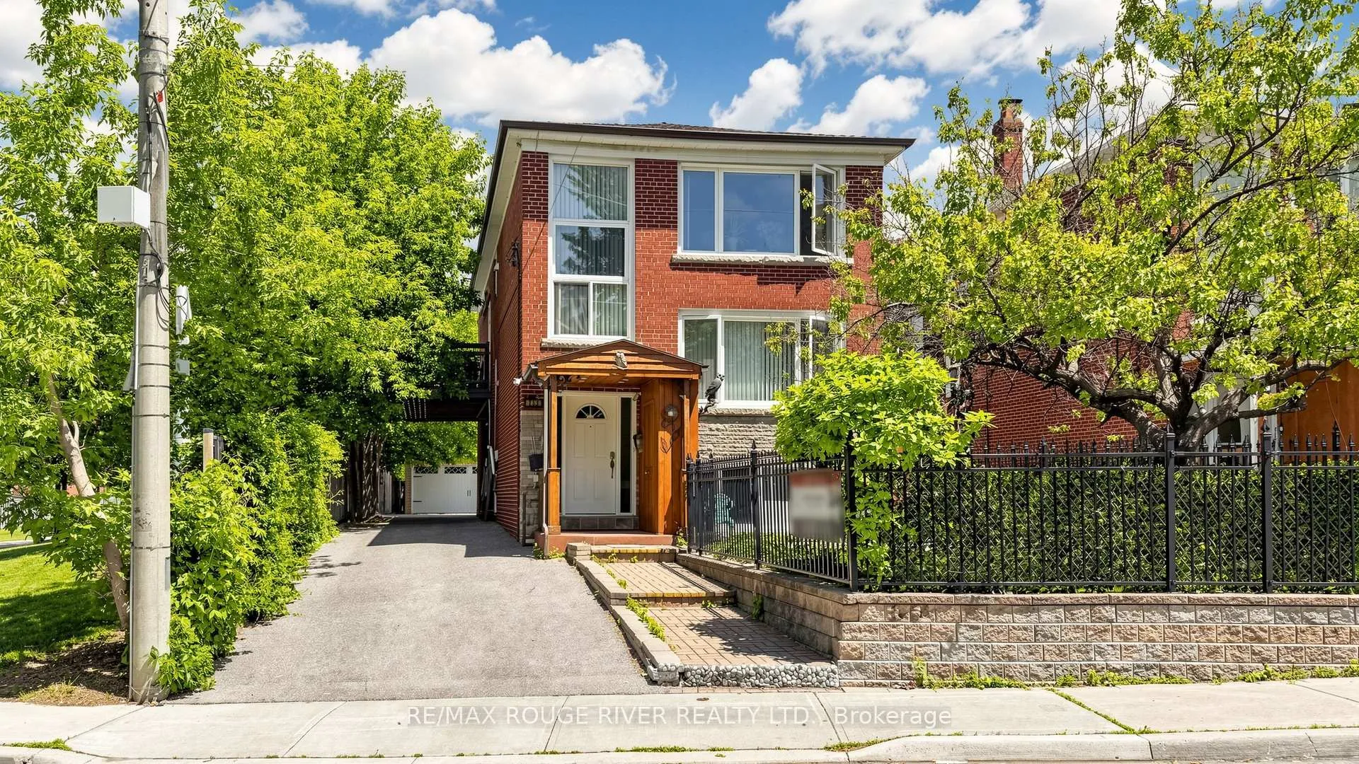 Photo 2 of 263 Oak Park Avenue, Toronto, Woodbine-Lumsden — HOMEH