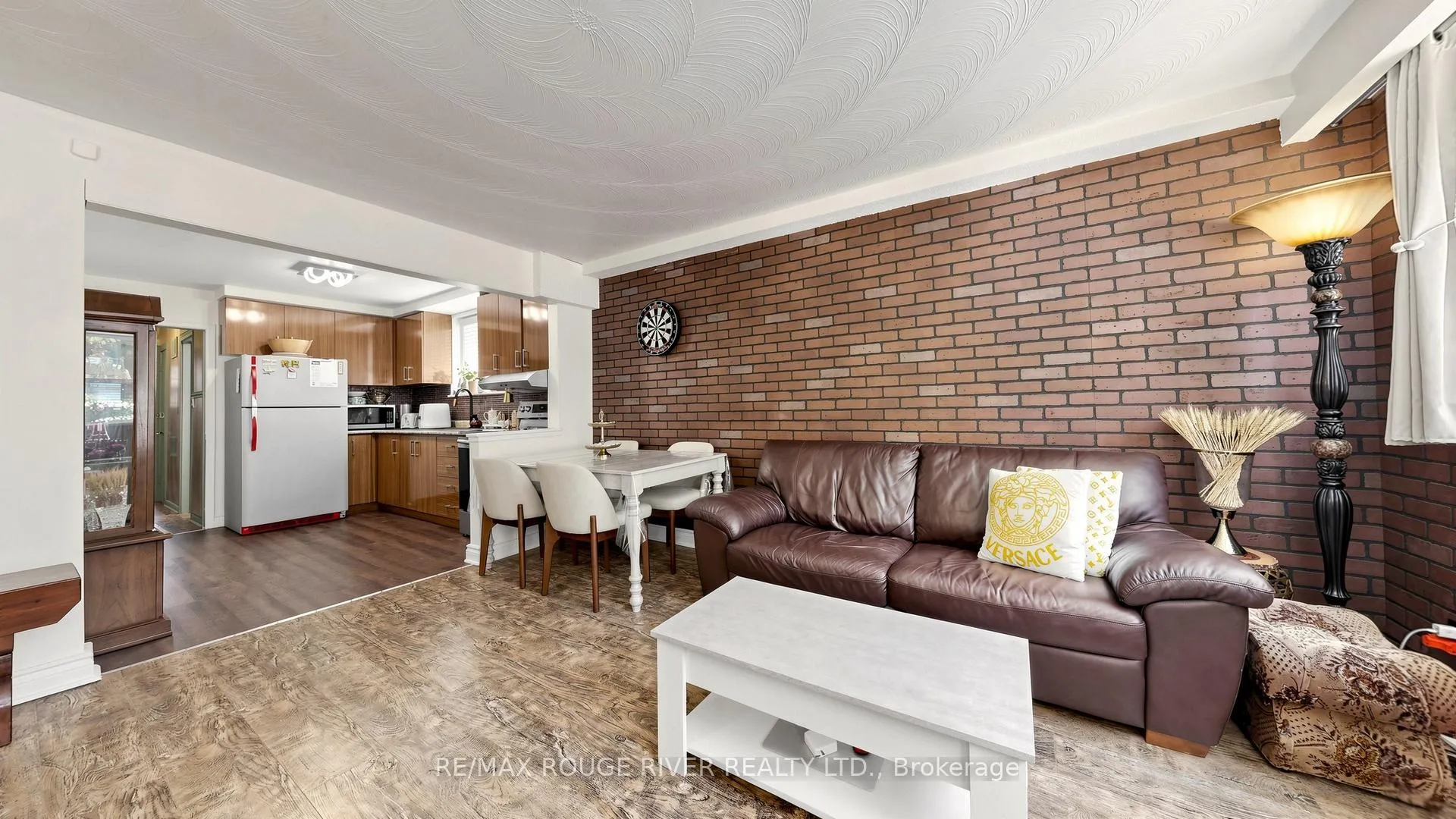 Photo 5 of 263 Oak Park Avenue, Toronto, Woodbine-Lumsden — HOMEH