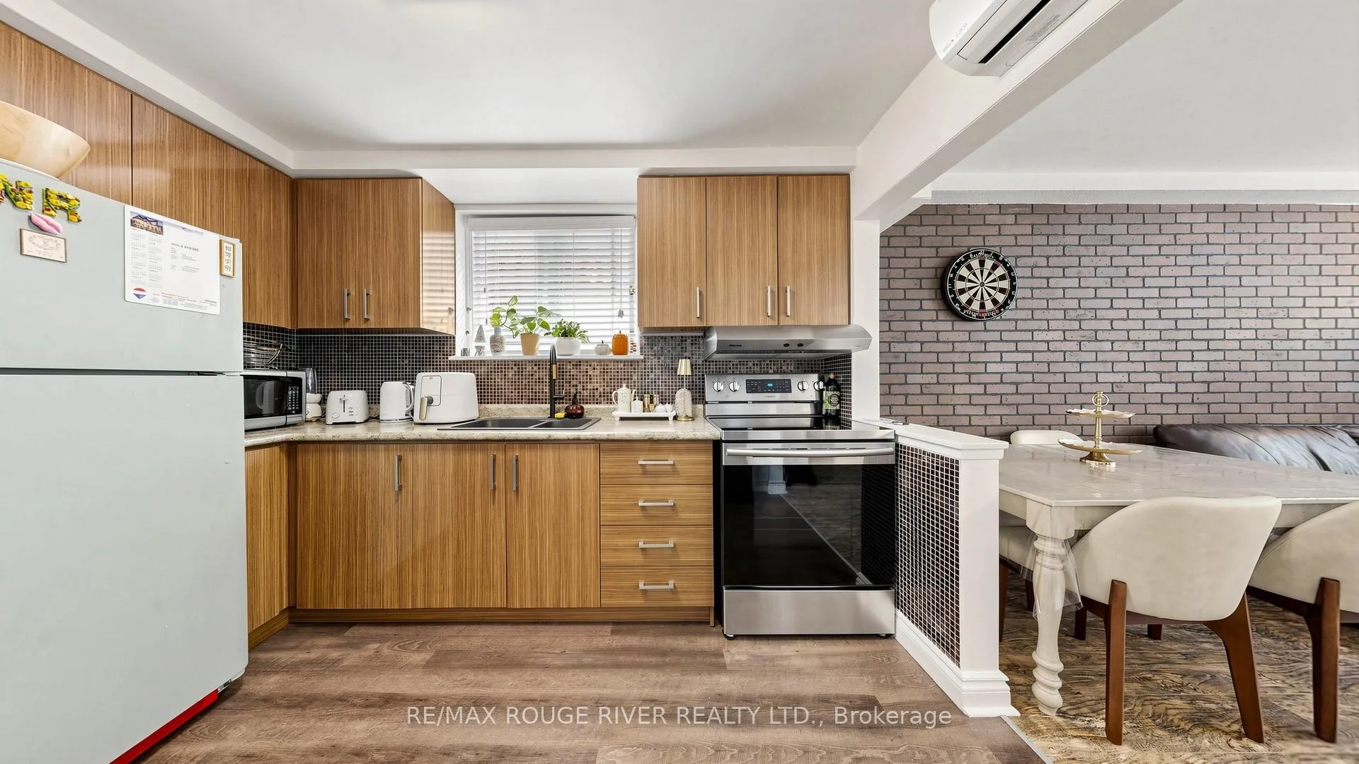 Photo 8 of 263 Oak Park Avenue, Toronto, Woodbine-Lumsden — HOMEH