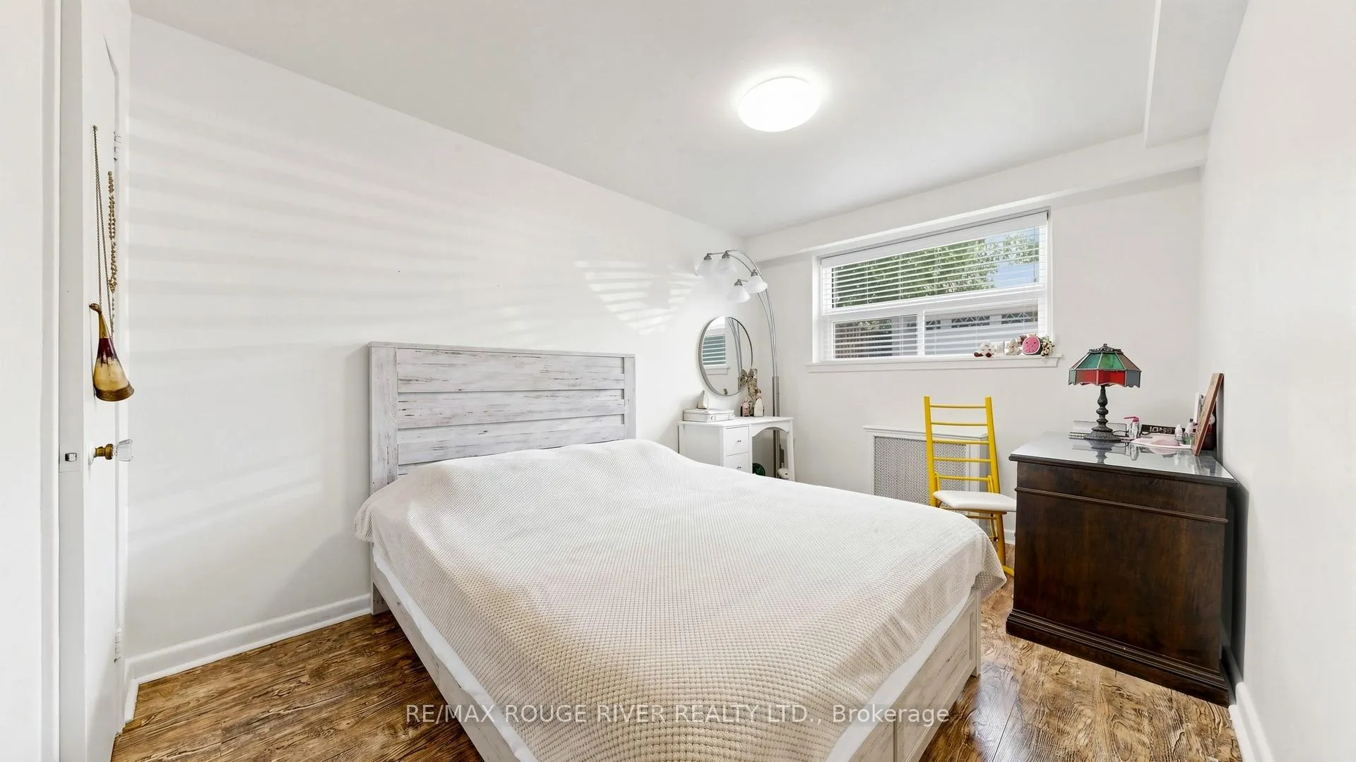 Photo 10 of 263 Oak Park Avenue, Toronto, Woodbine-Lumsden — HOMEH