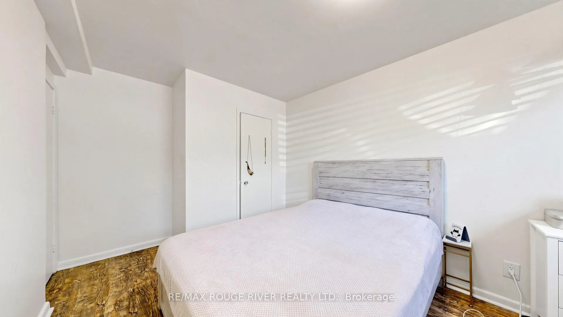 Photo 11 of 263 Oak Park Avenue, Toronto, Woodbine-Lumsden — HOMEH