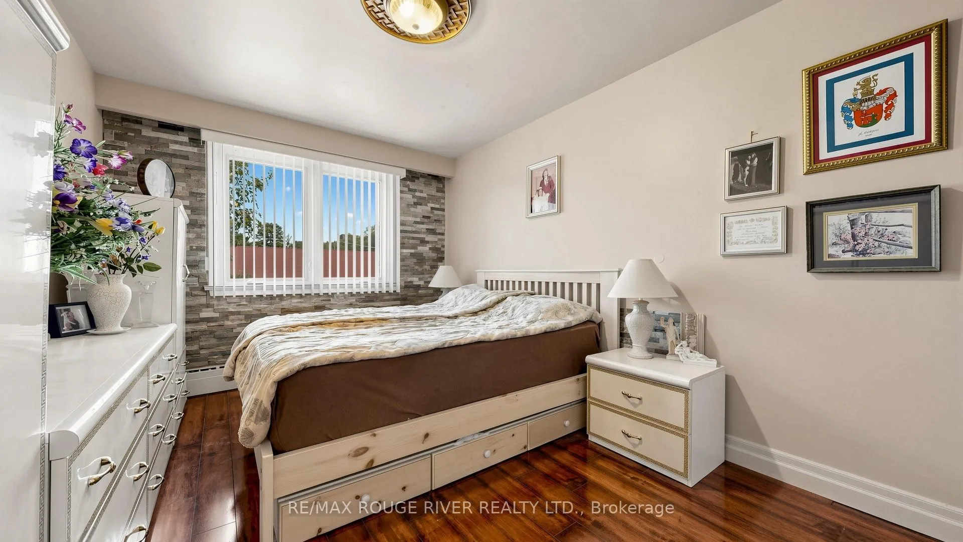 Photo 23 of 263 Oak Park Avenue, Toronto, Woodbine-Lumsden — HOMEH