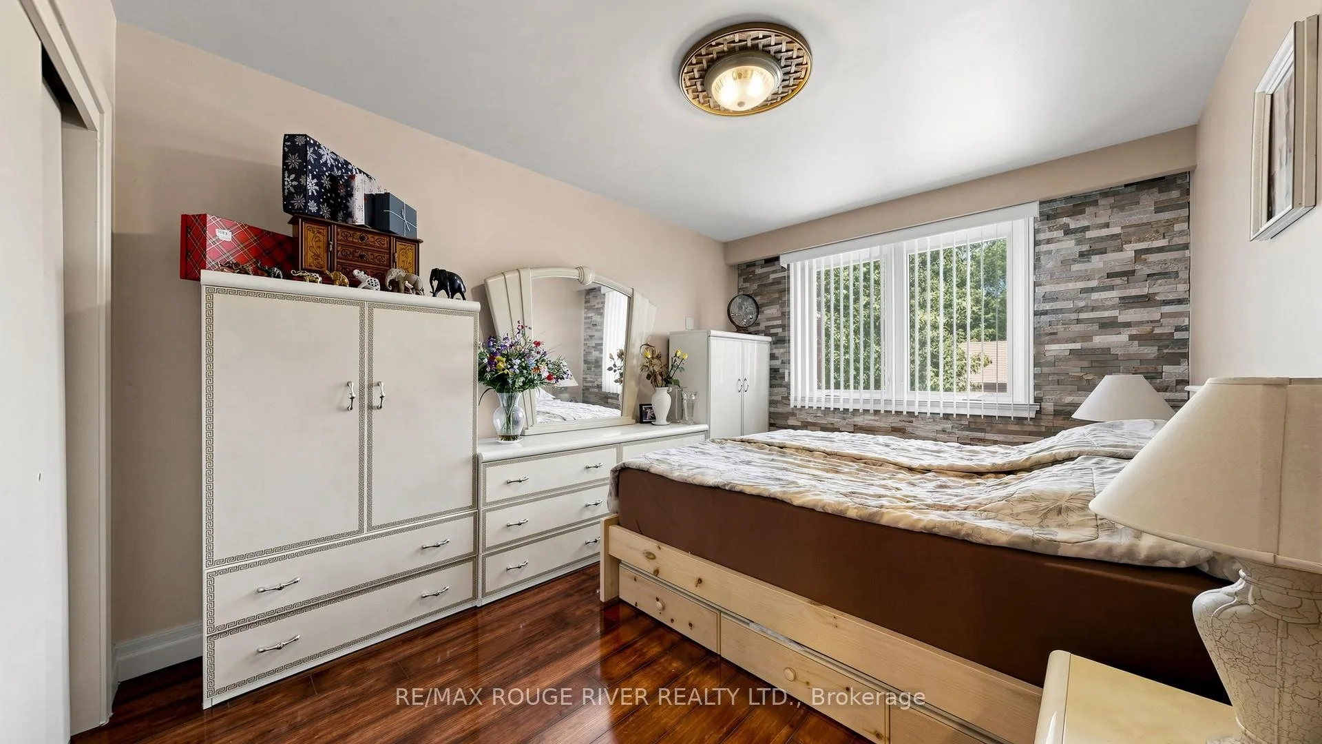 Photo 24 of 263 Oak Park Avenue, Toronto, Woodbine-Lumsden — HOMEH