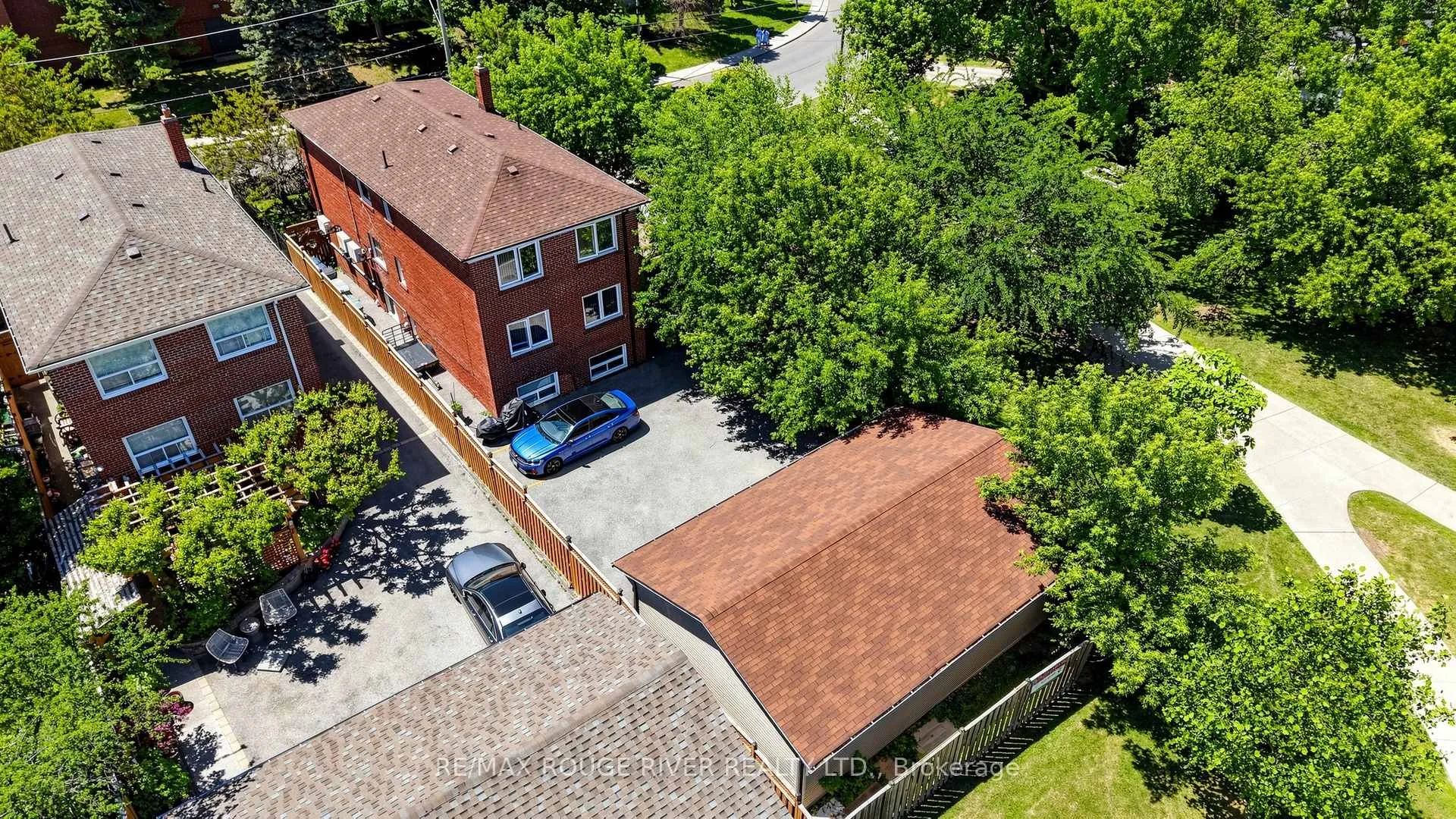 Photo 42 of 263 Oak Park Avenue, Toronto, Woodbine-Lumsden — HOMEH