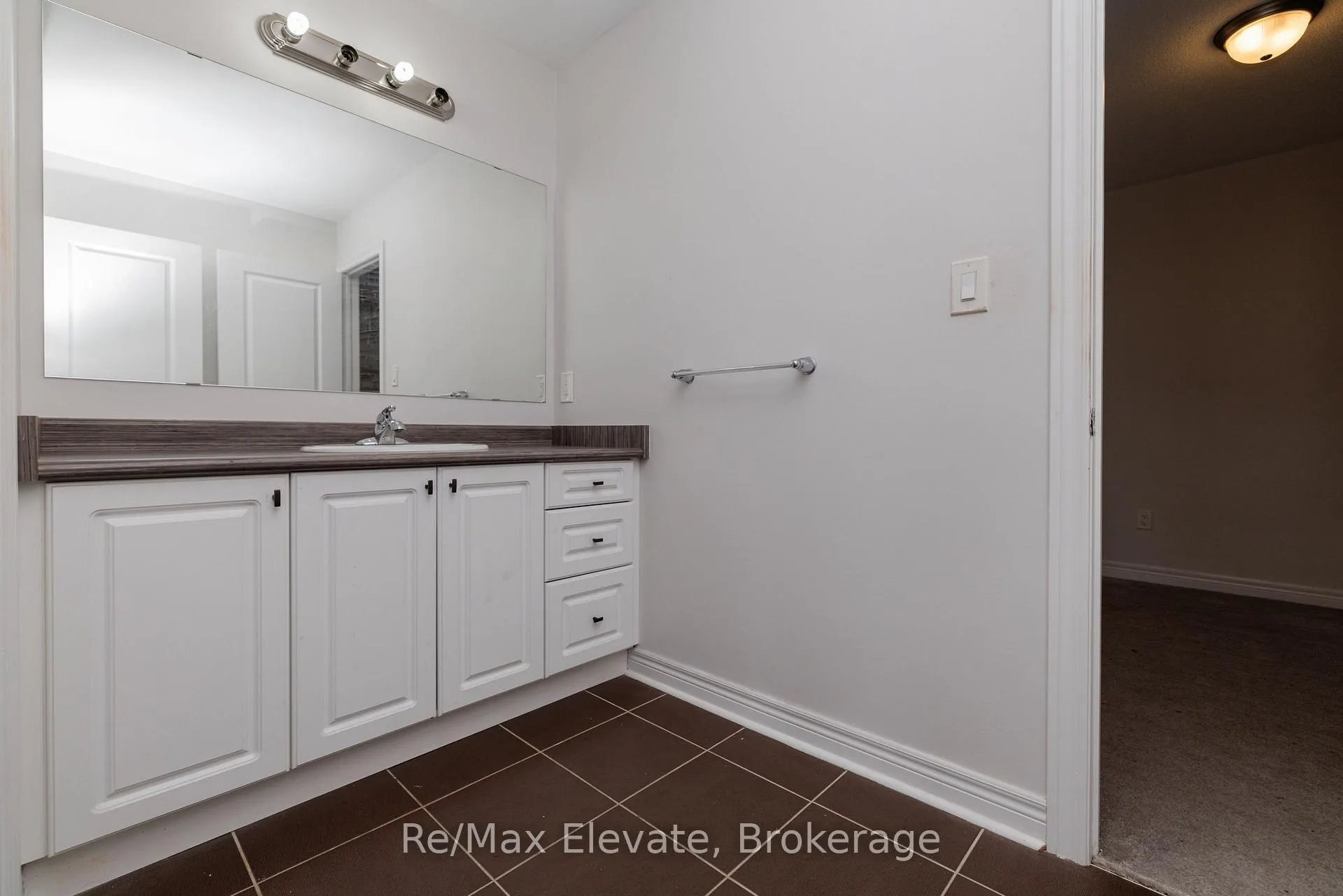 Photo 28 of 9 Janes Crescent, New Tecumseth, Alliston — HOMEH