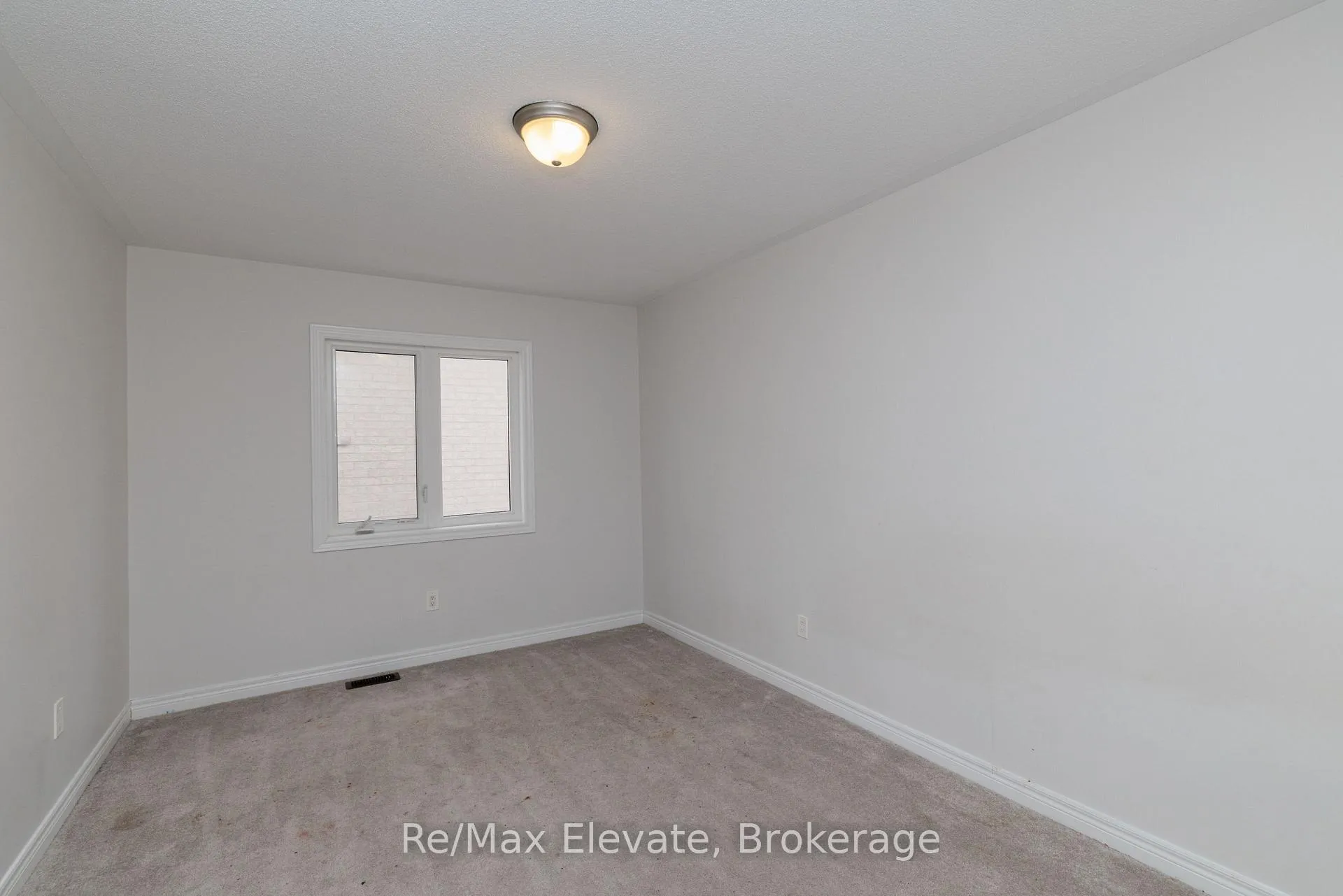 Photo 29 of 9 Janes Crescent, New Tecumseth, Alliston — HOMEH