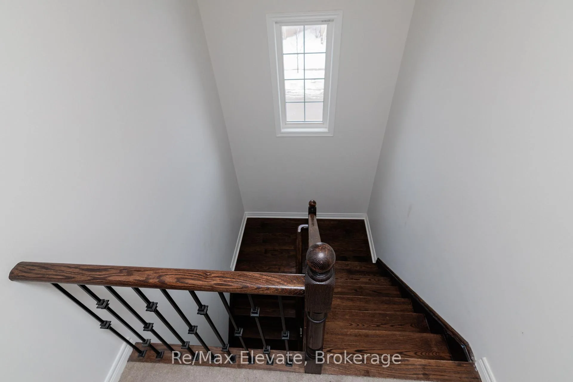 Photo 32 of 9 Janes Crescent, New Tecumseth, Alliston — HOMEH
