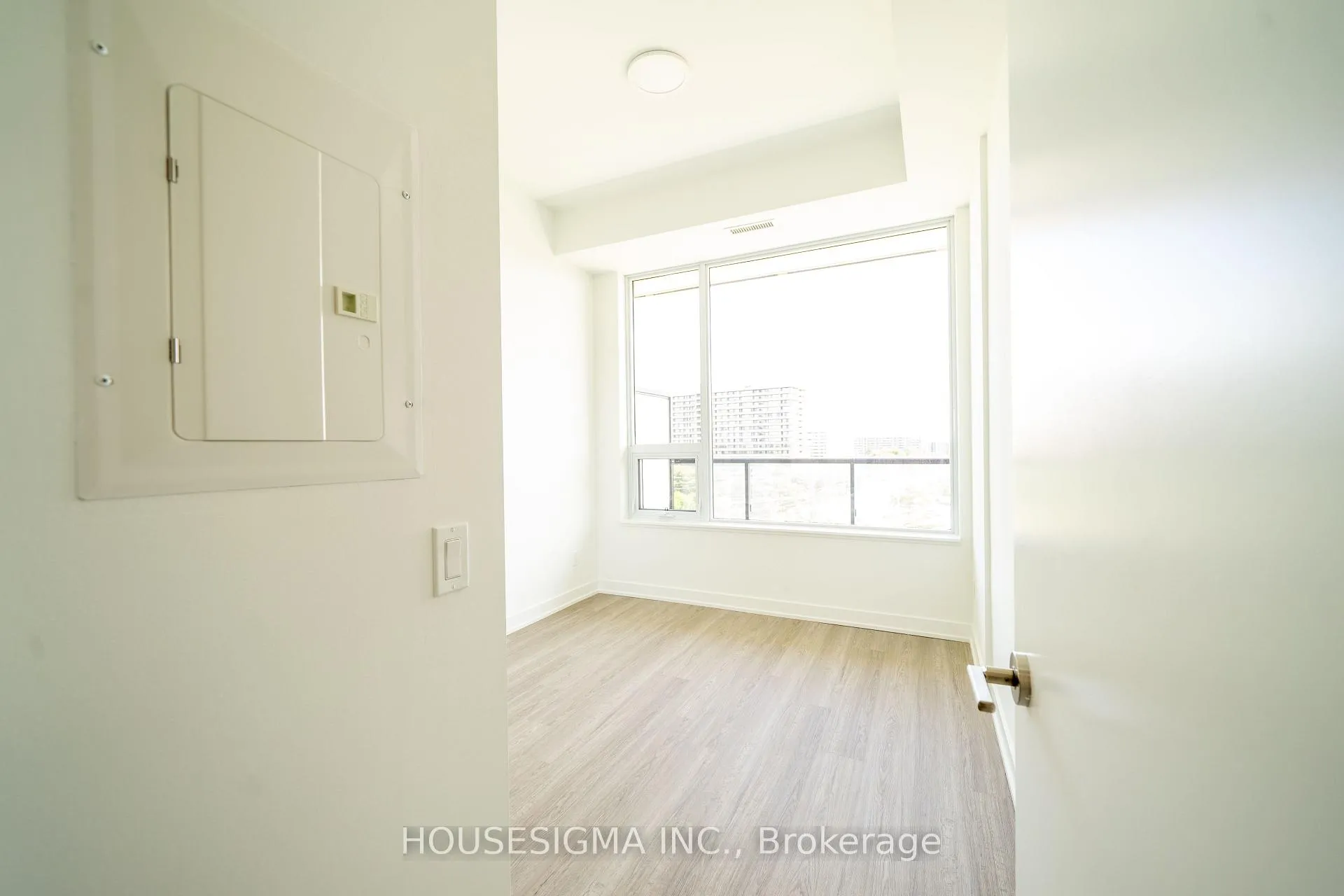 Photo 5 of Unit 623, 8188 Yonge Street, Vaughan, Uplands — HOMEH