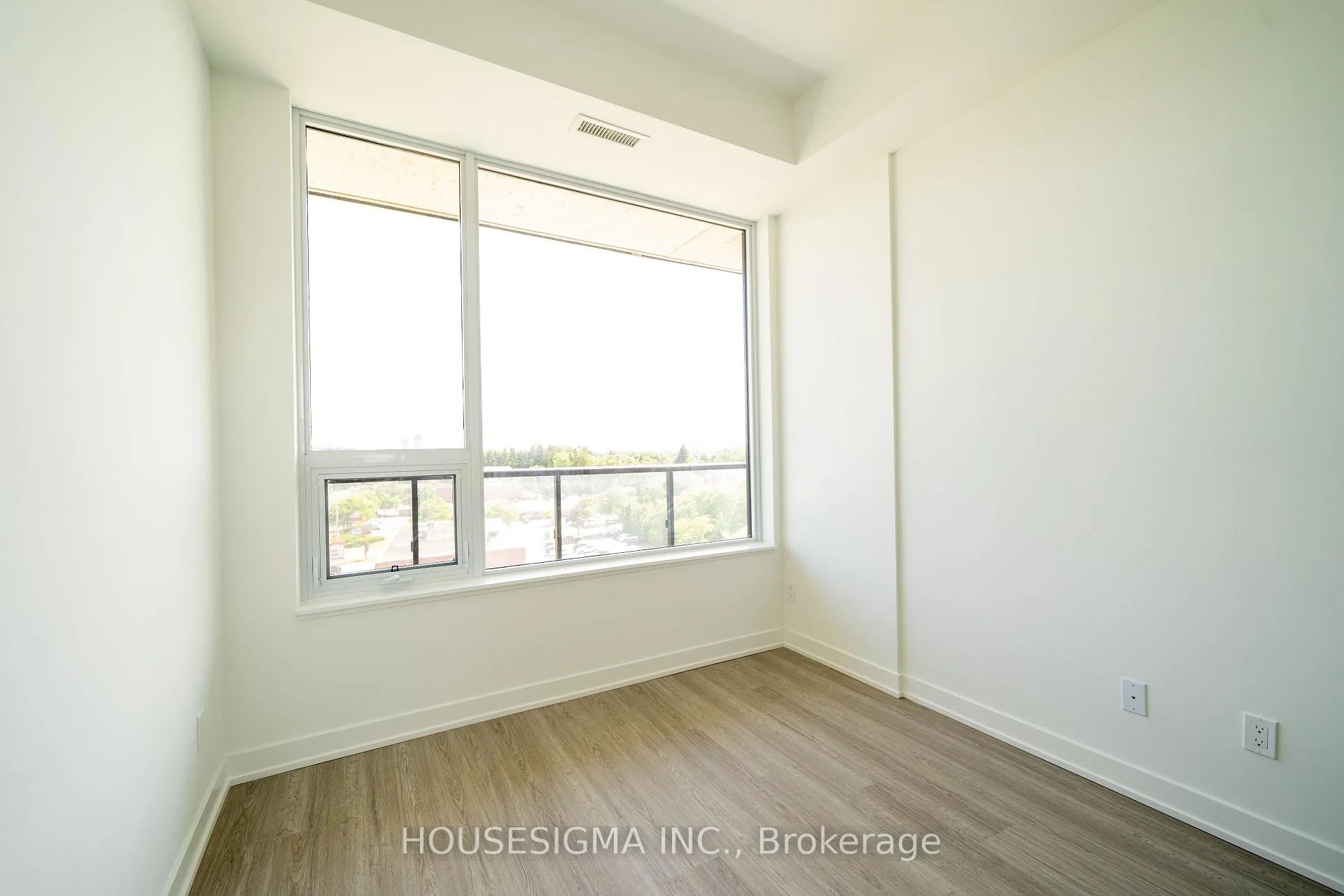Photo 6 of Unit 623, 8188 Yonge Street, Vaughan, Uplands — HOMEH