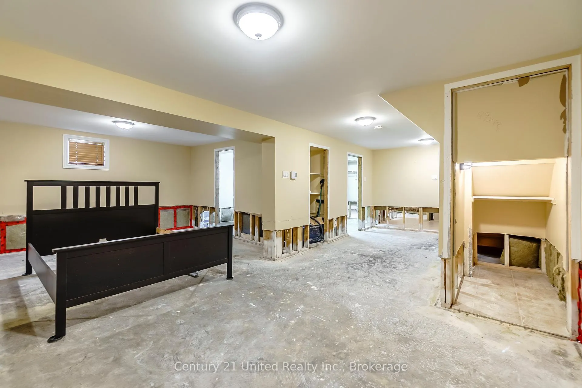 Photo 23 of 64 Renown Road, Etobicoke, Islington-City Centre West — HOMEH
