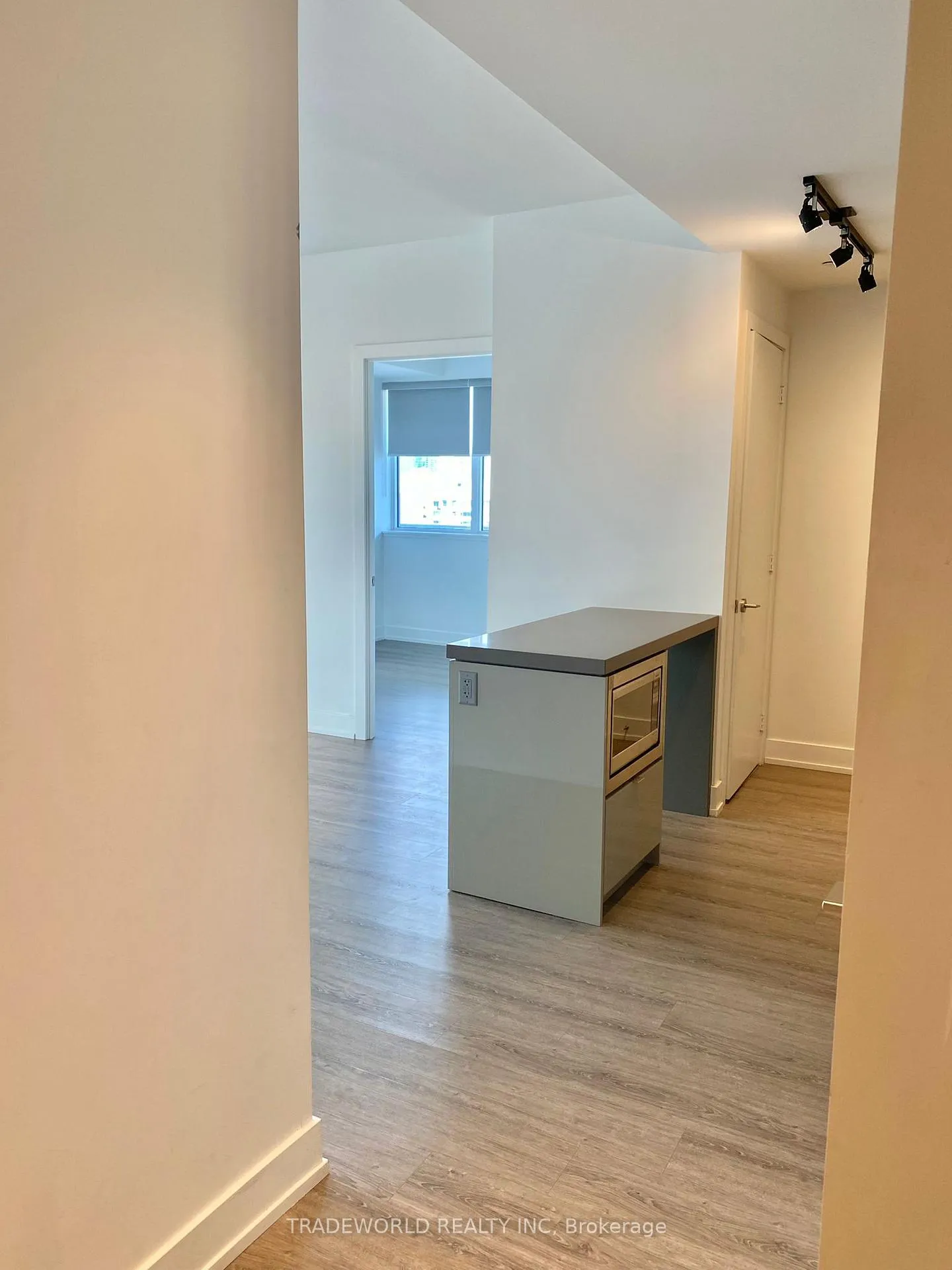Photo 4 of Unit 2905, 7 Grenville Street, Toronto, Bay Street Corridor — HOMEH
