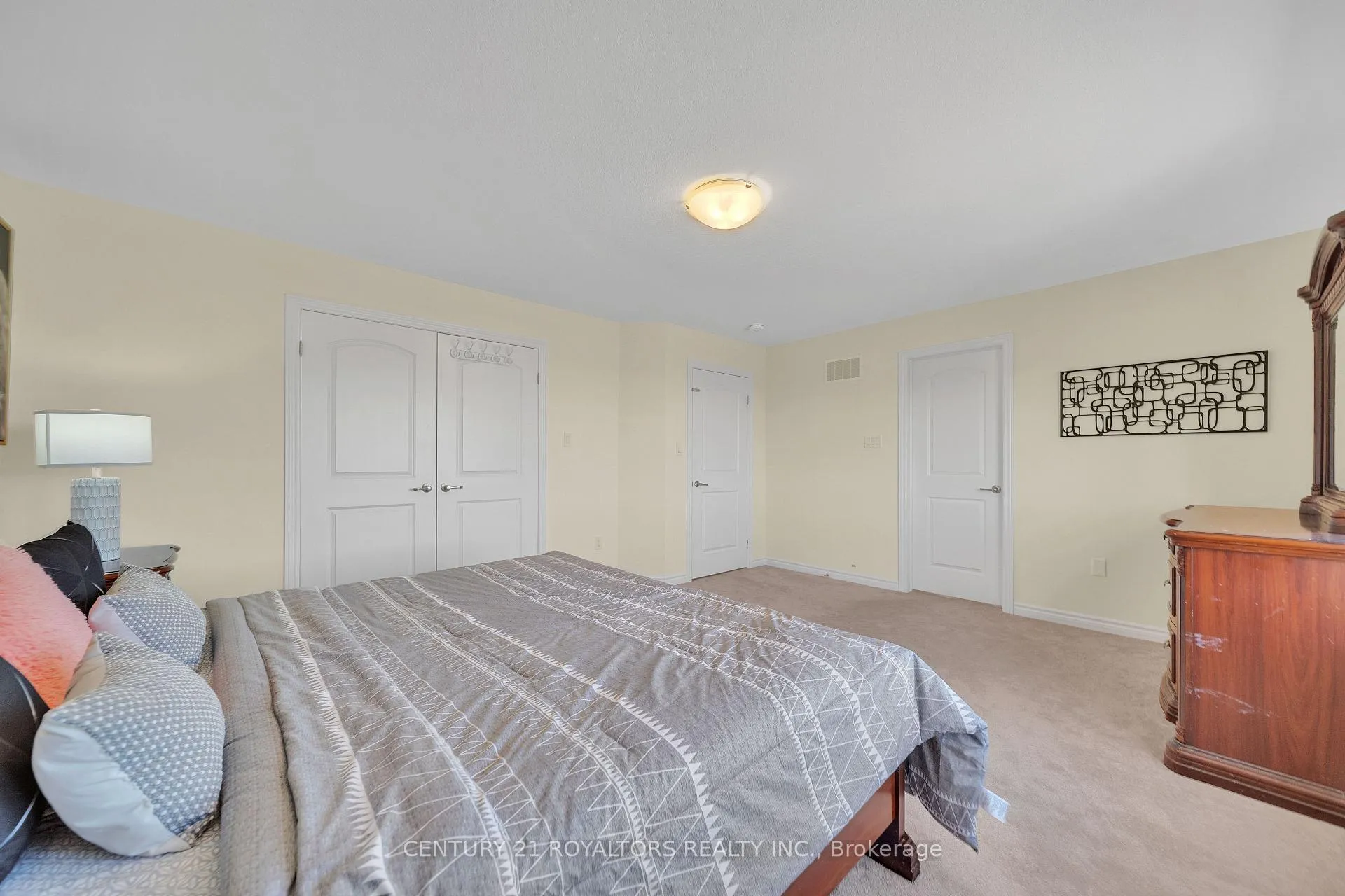 Photo 38 of 116 Hitchman Street, Brant, Paris — HOMEH