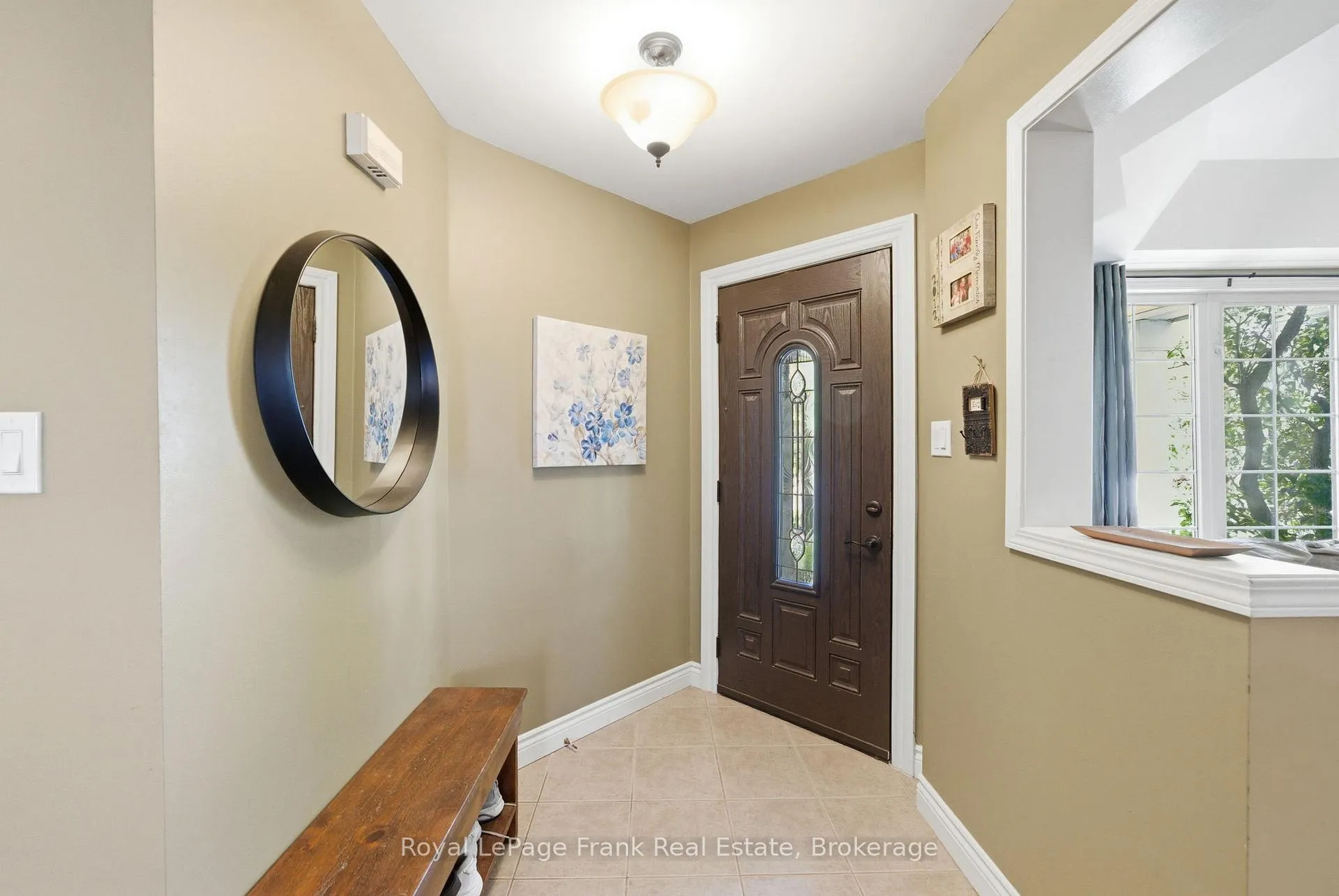 Photo 5 of 98 Rustwood Street, Clarington, Bowmanville — HOMEH