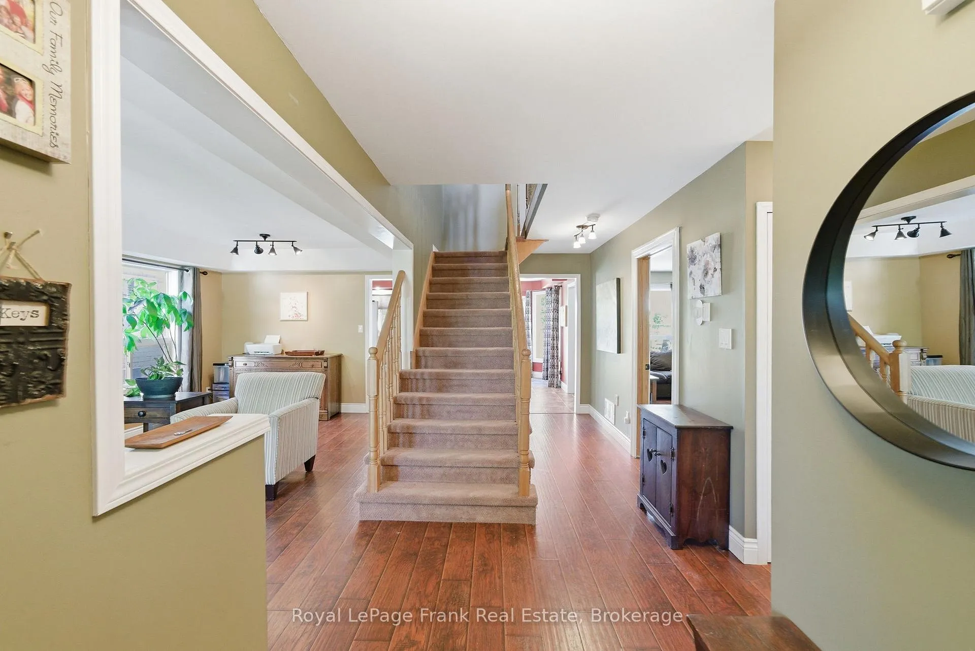 Photo 6 of 98 Rustwood Street, Clarington, Bowmanville — HOMEH