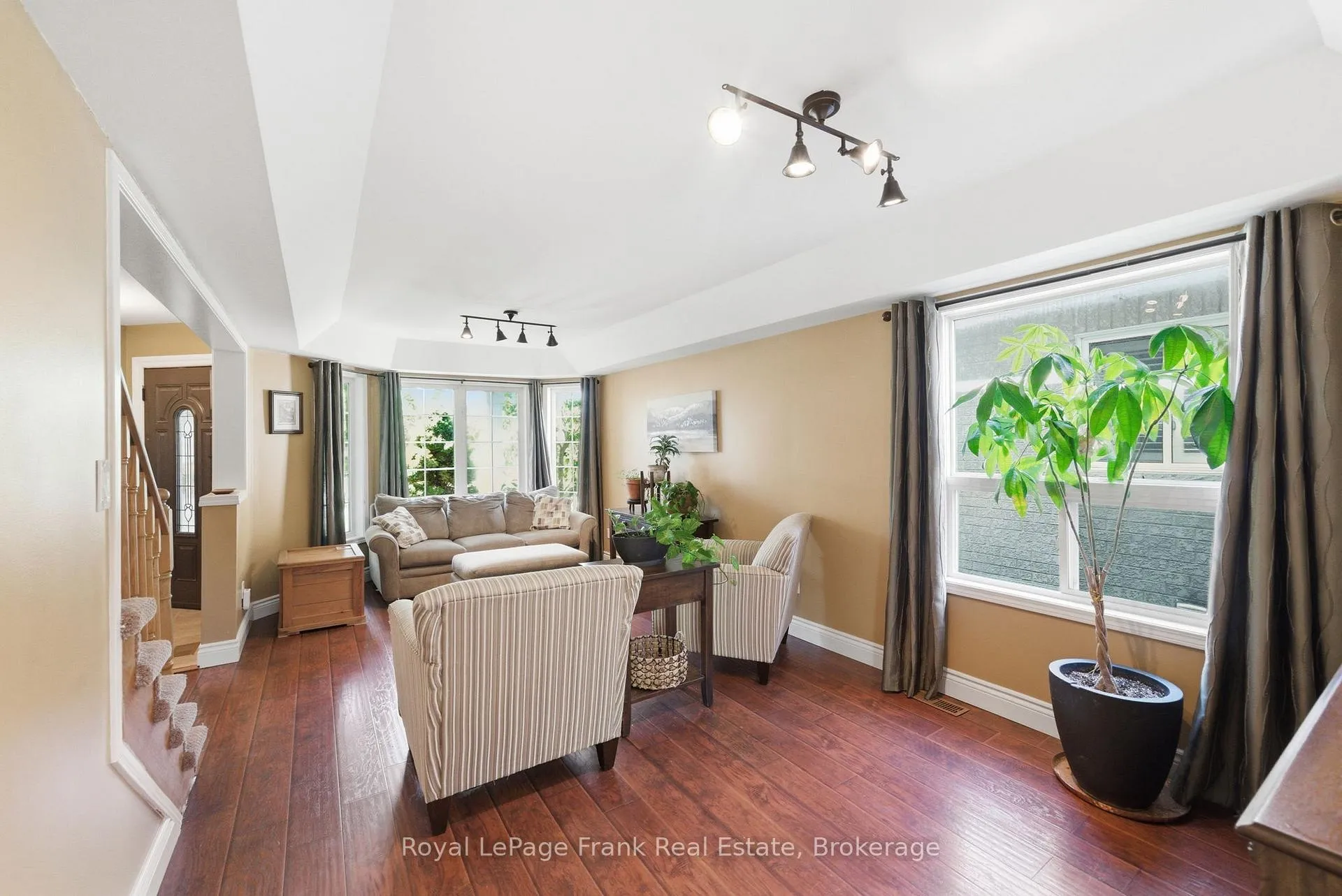 Photo 10 of 98 Rustwood Street, Clarington, Bowmanville — HOMEH