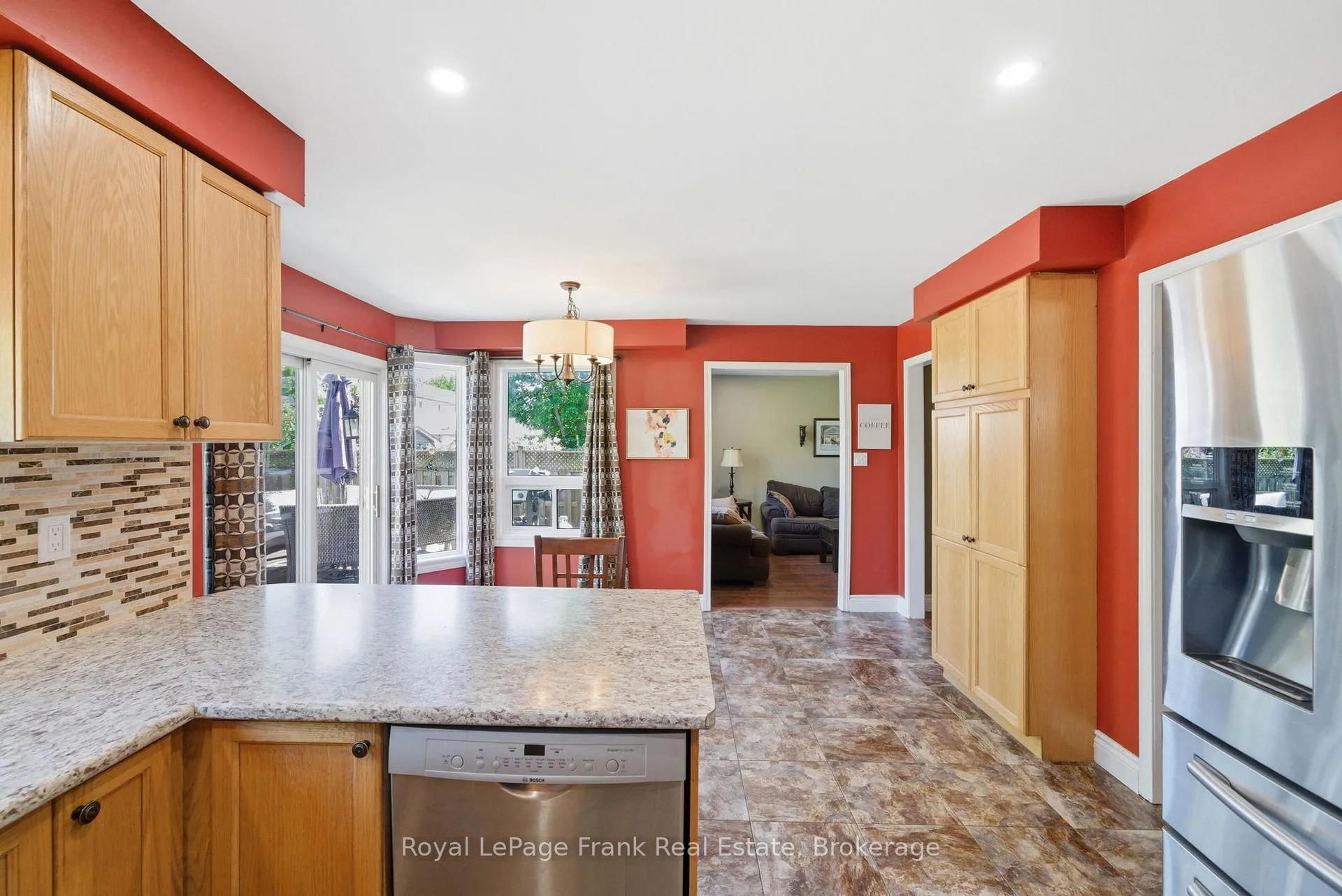 Photo 15 of 98 Rustwood Street, Clarington, Bowmanville — HOMEH