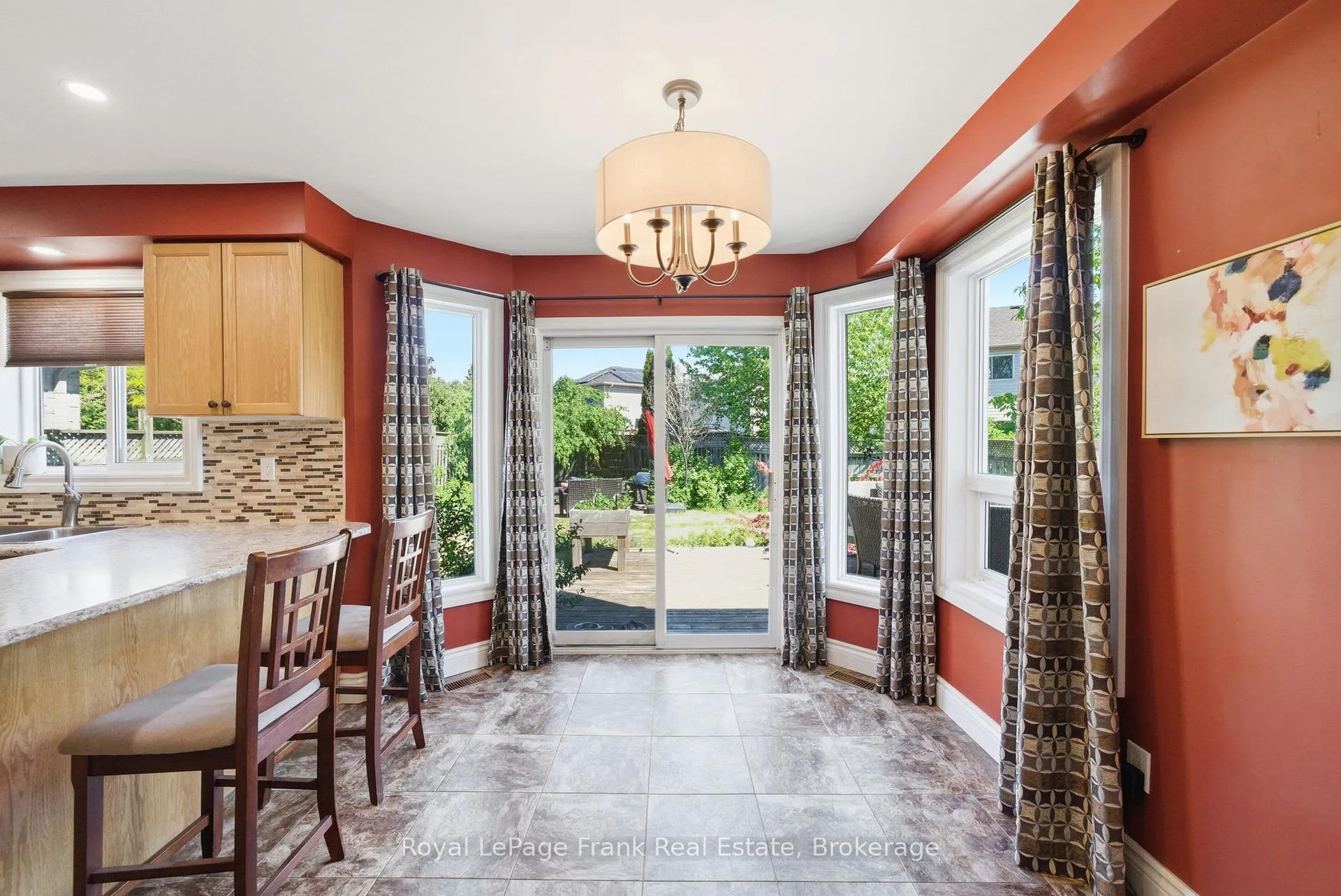 Photo 16 of 98 Rustwood Street, Clarington, Bowmanville — HOMEH